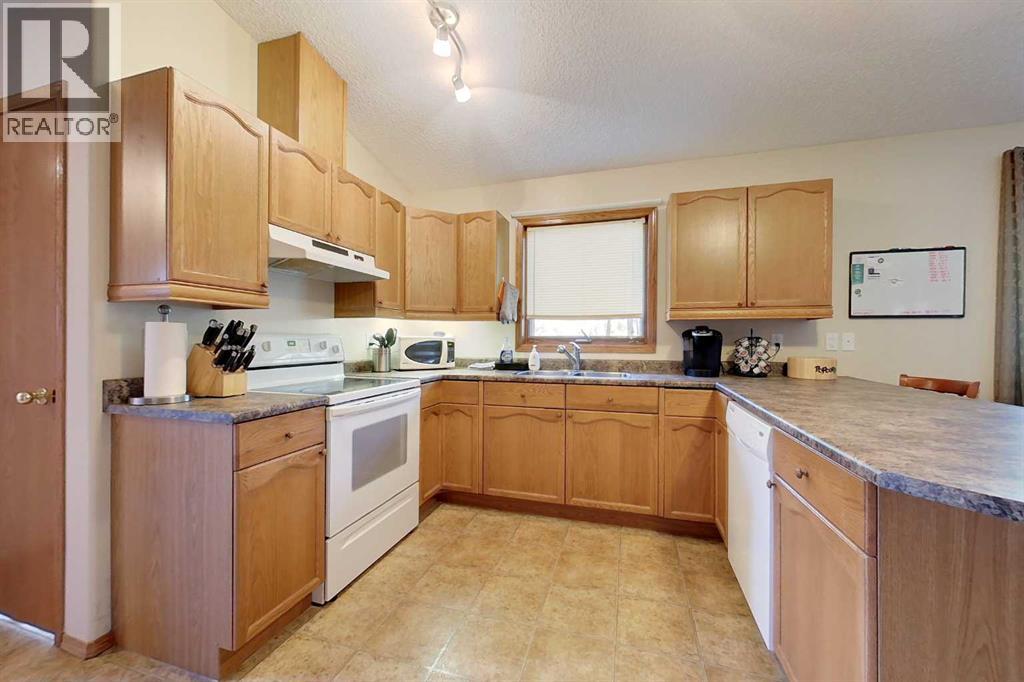 32 1 Avenue SW - photo 3