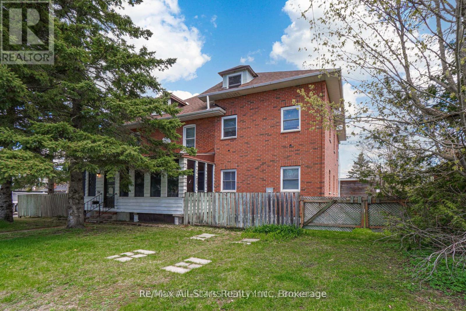 94 ADELAIDE STREET N - 1