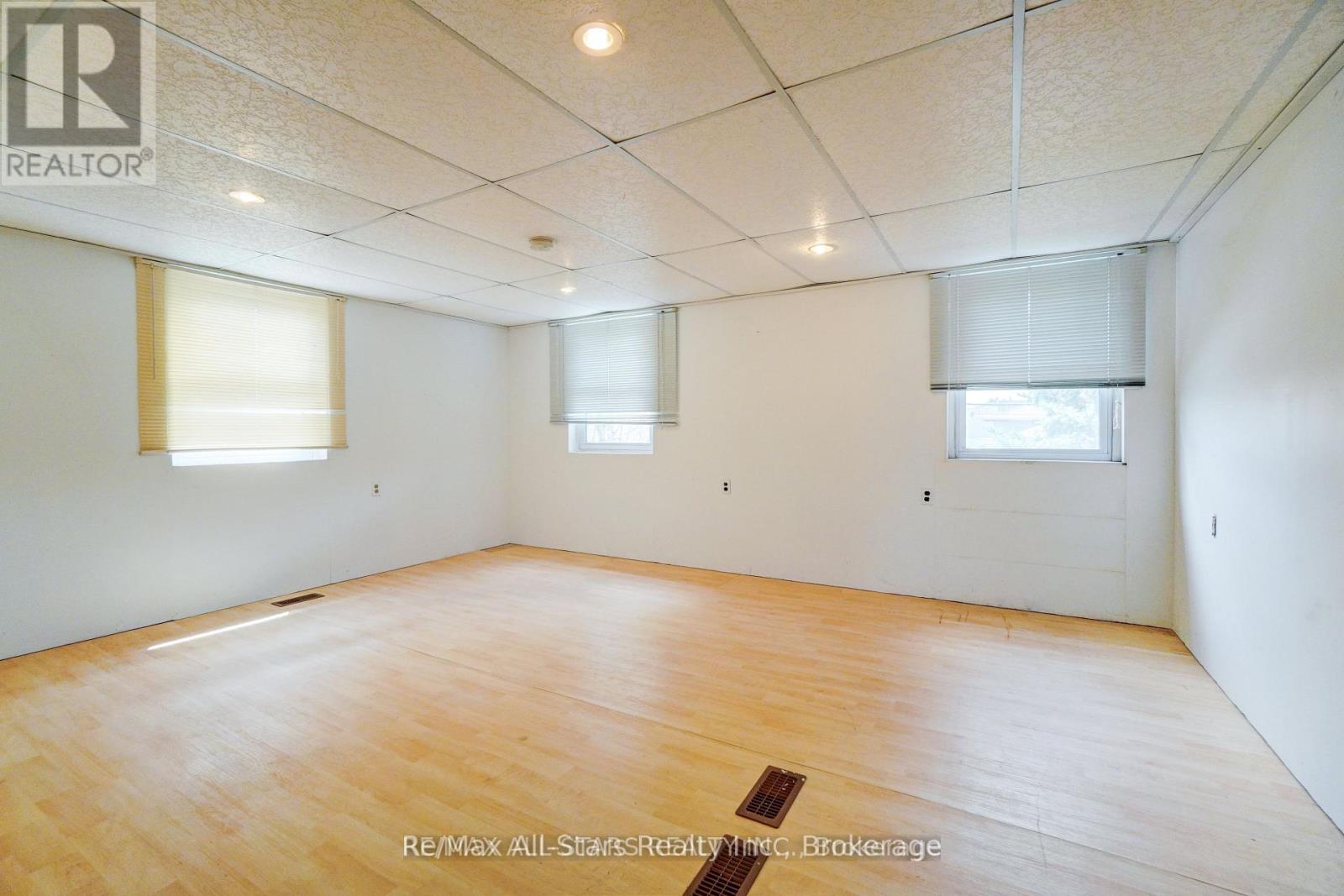 94 ADELAIDE STREET N - 25