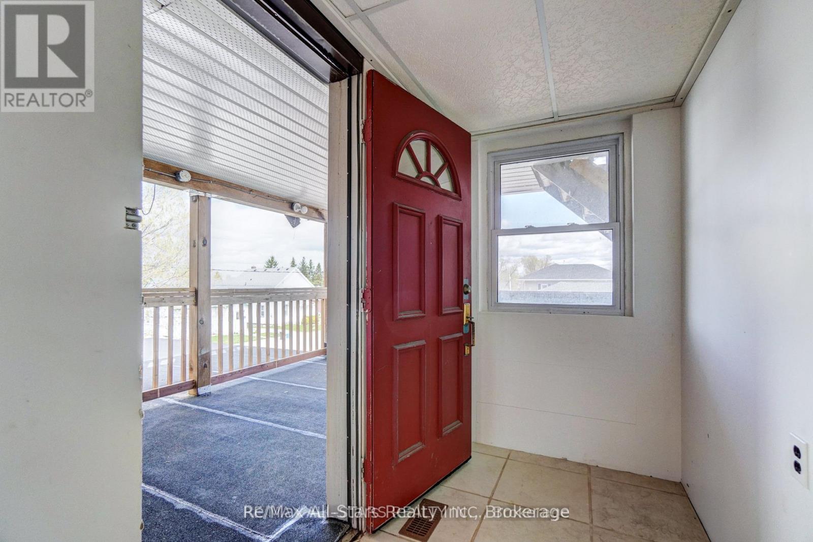 94 ADELAIDE STREET N - 29
