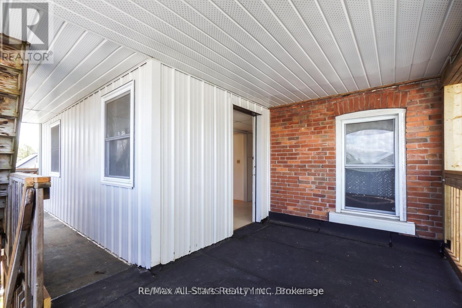 94 ADELAIDE STREET N - 32