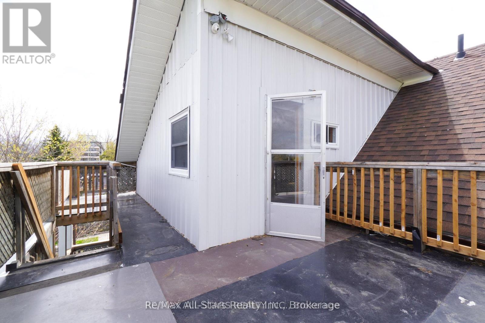 94 ADELAIDE STREET N - 38