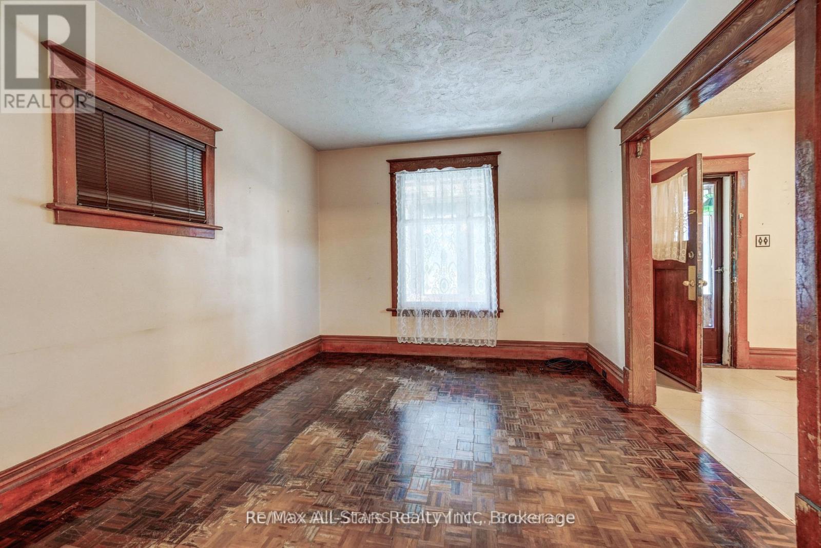 94 ADELAIDE STREET N - 7