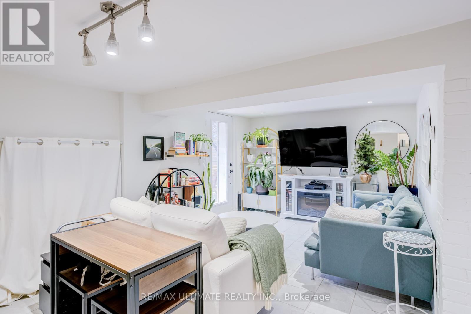 533 KINGSTON ROAD - 16