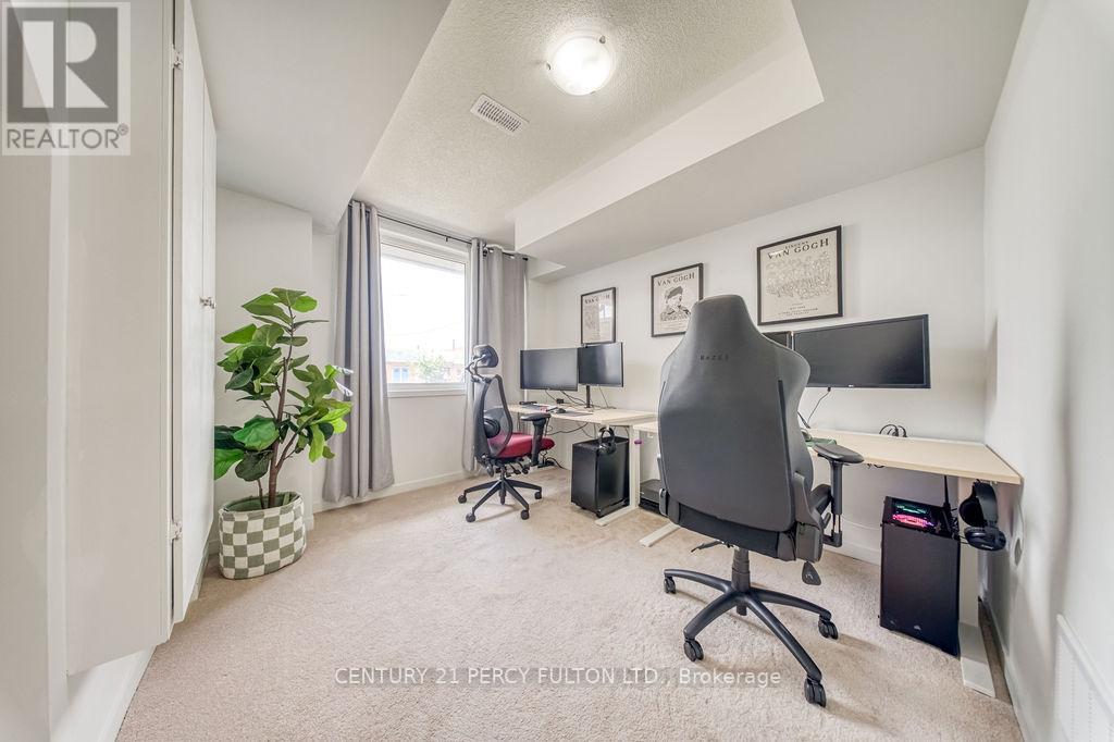 147 HUNT STREET - 32