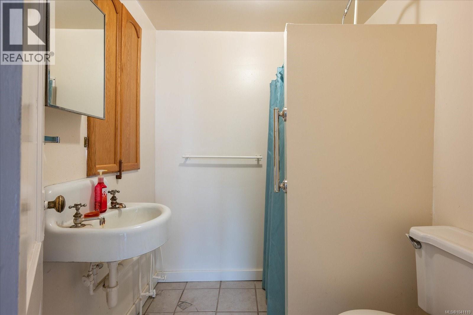 55 Haliburton St - 22
