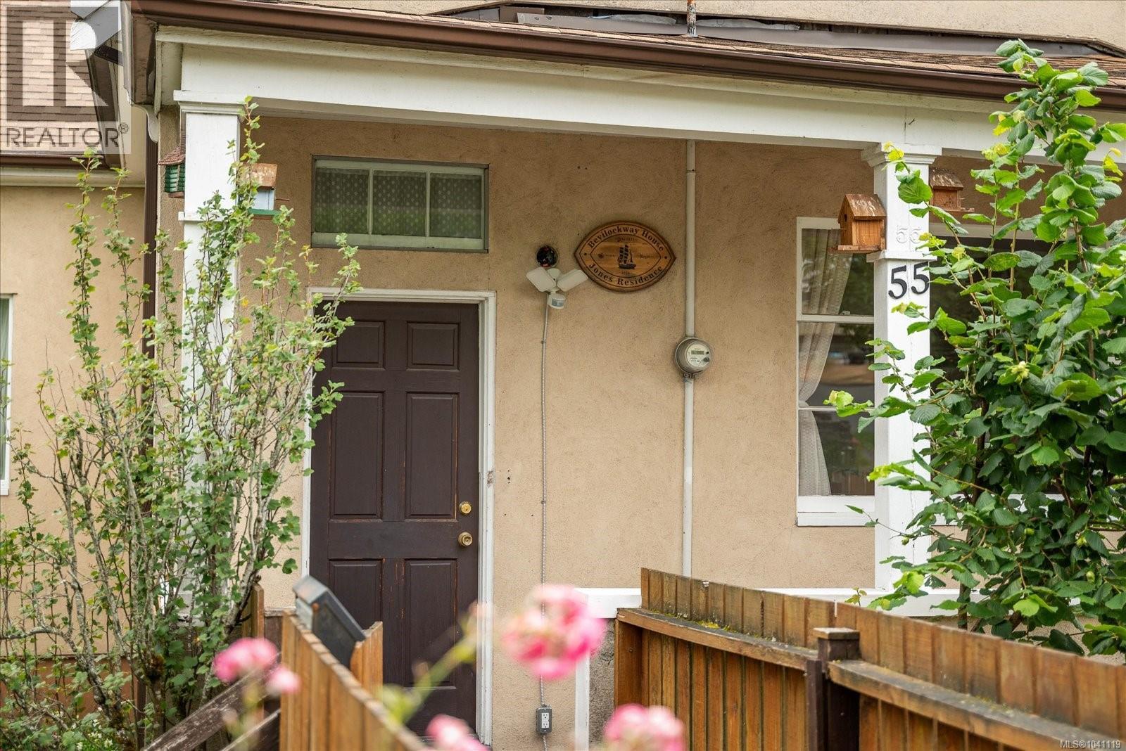 55 Haliburton St - 50