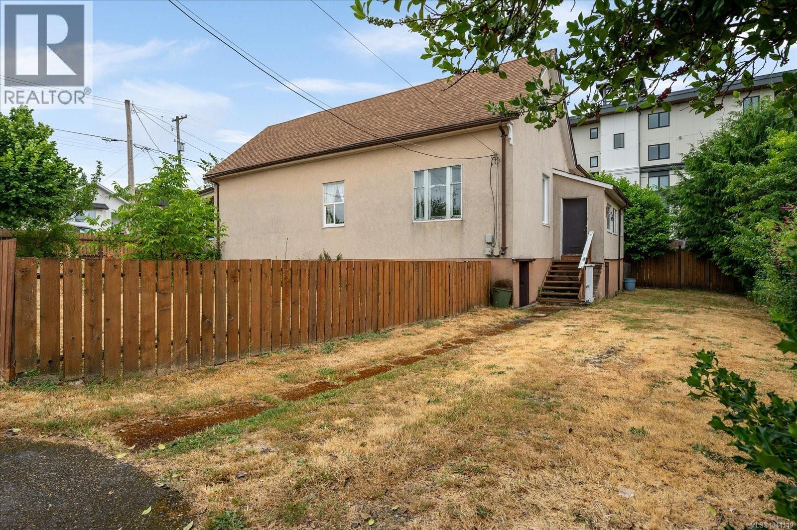 55 Haliburton St - 55