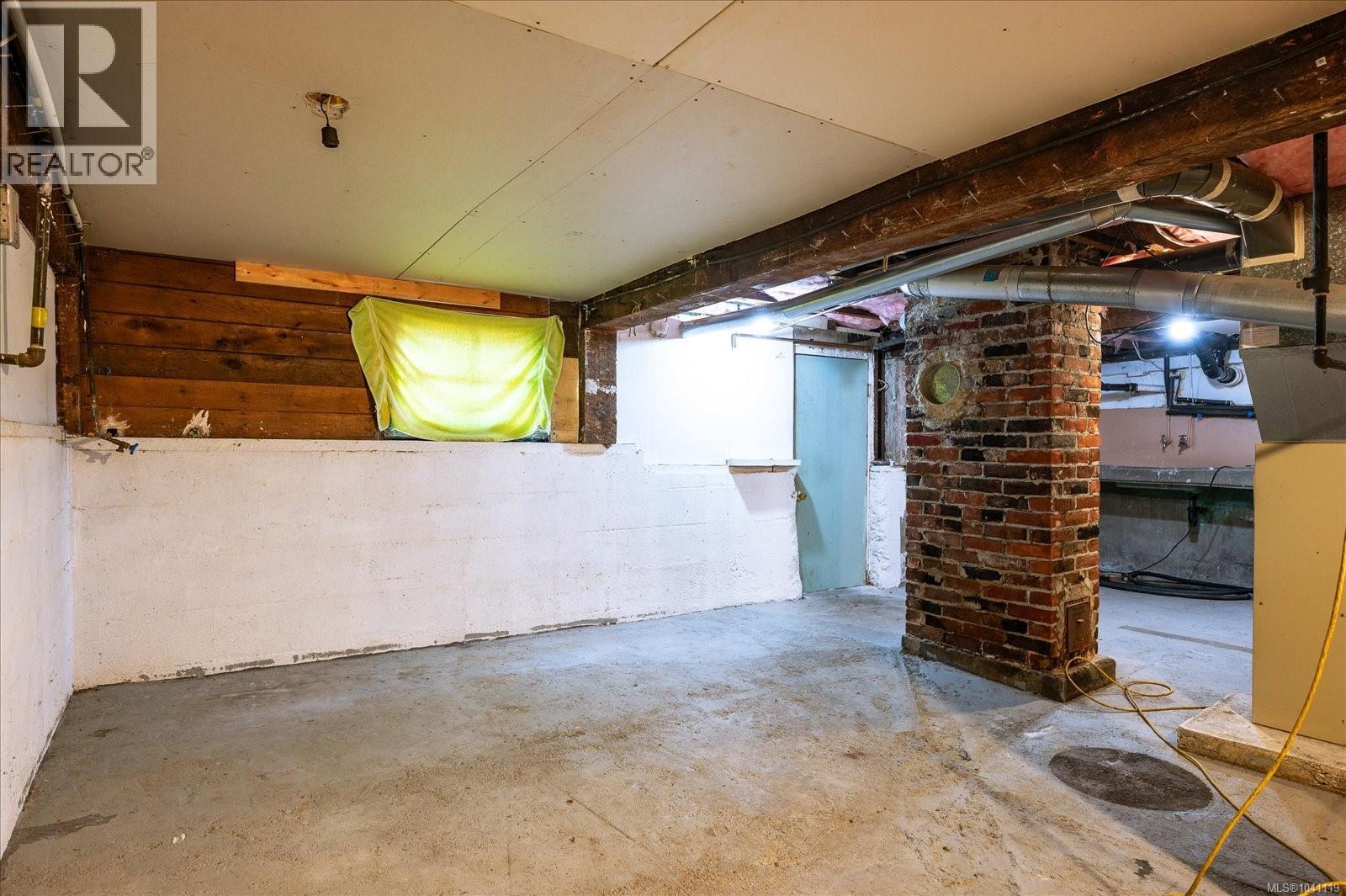 55 Haliburton St - 46