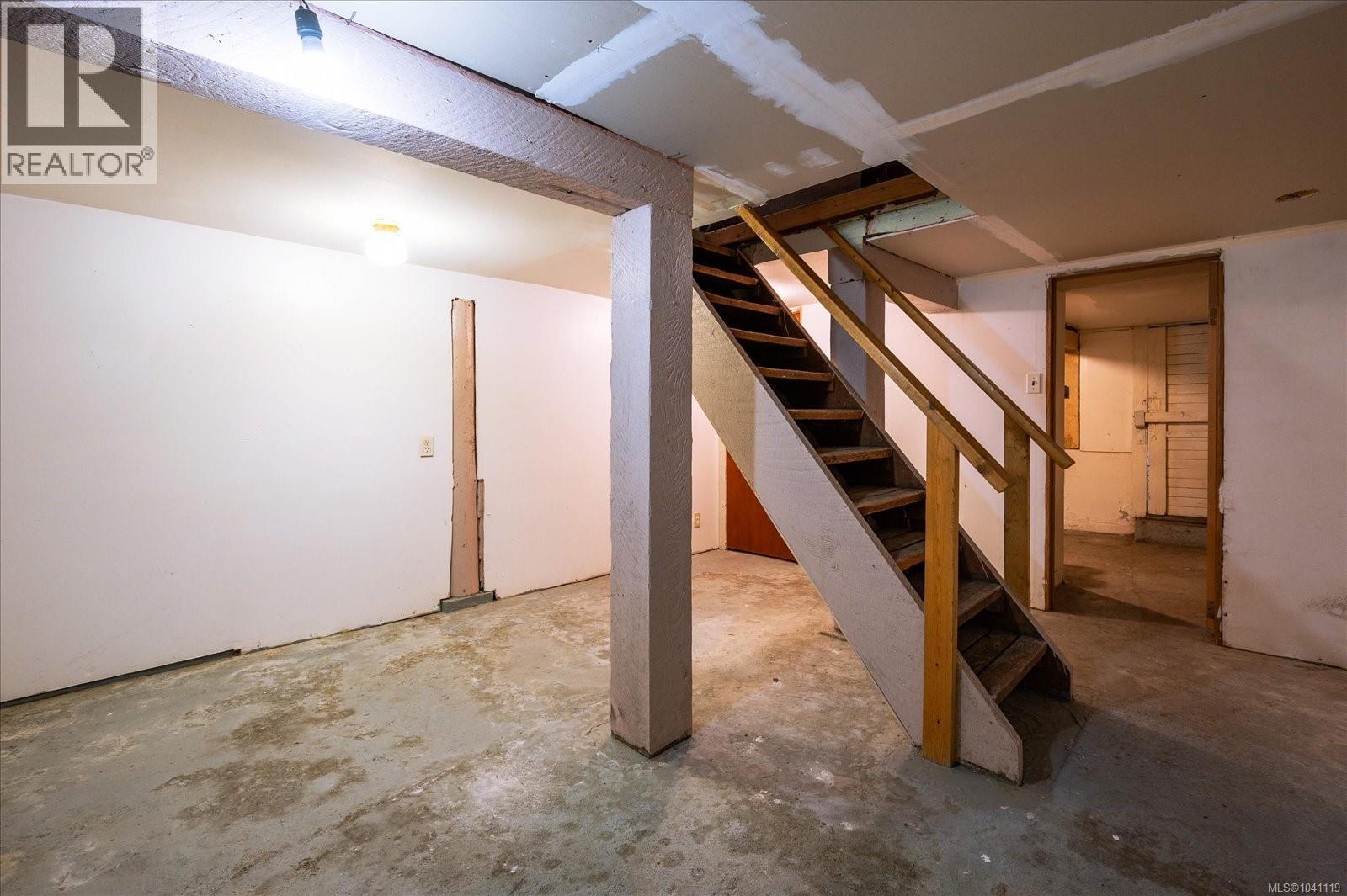 55 Haliburton St - 40