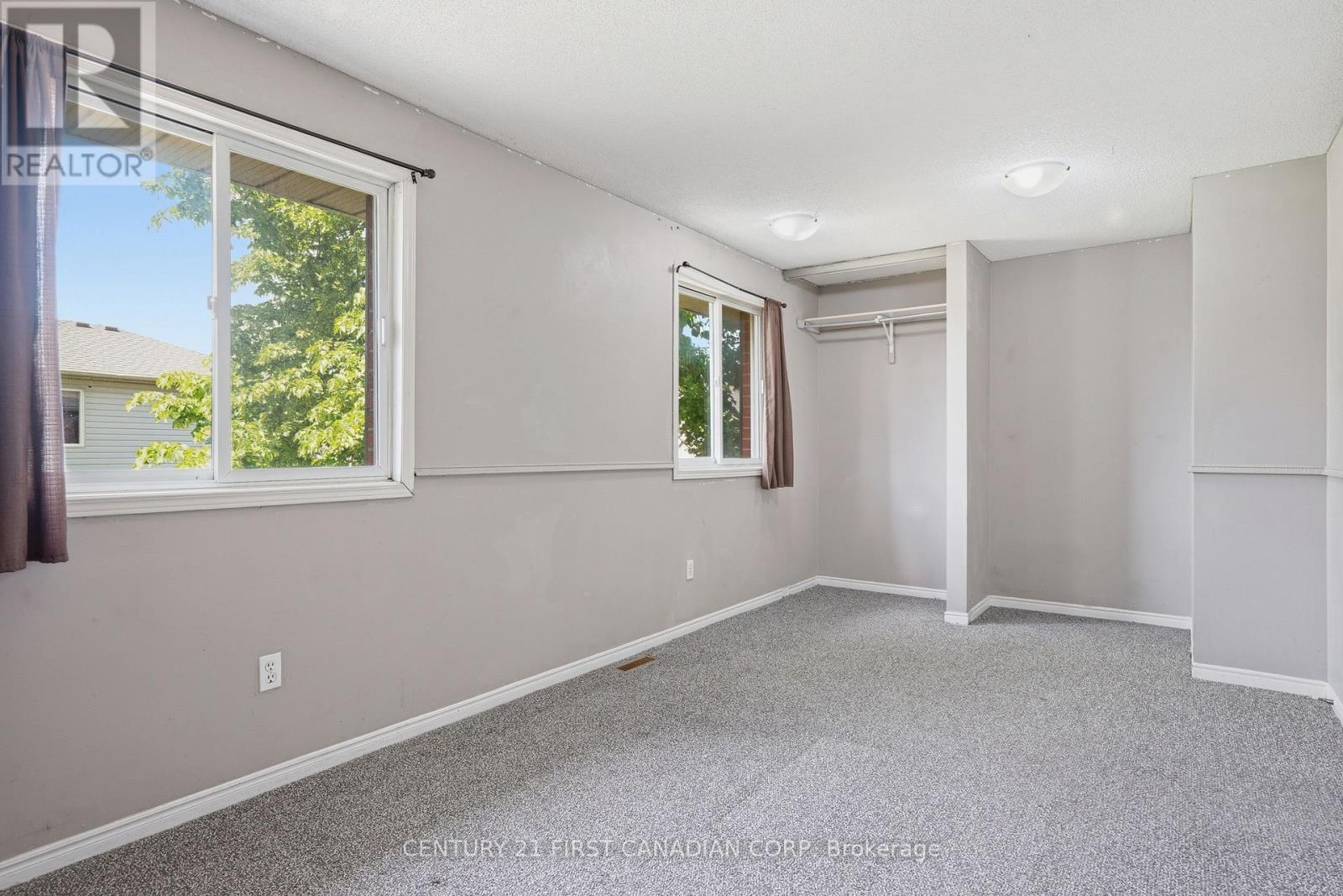 #25 190 FLEMING DRIVE - 11