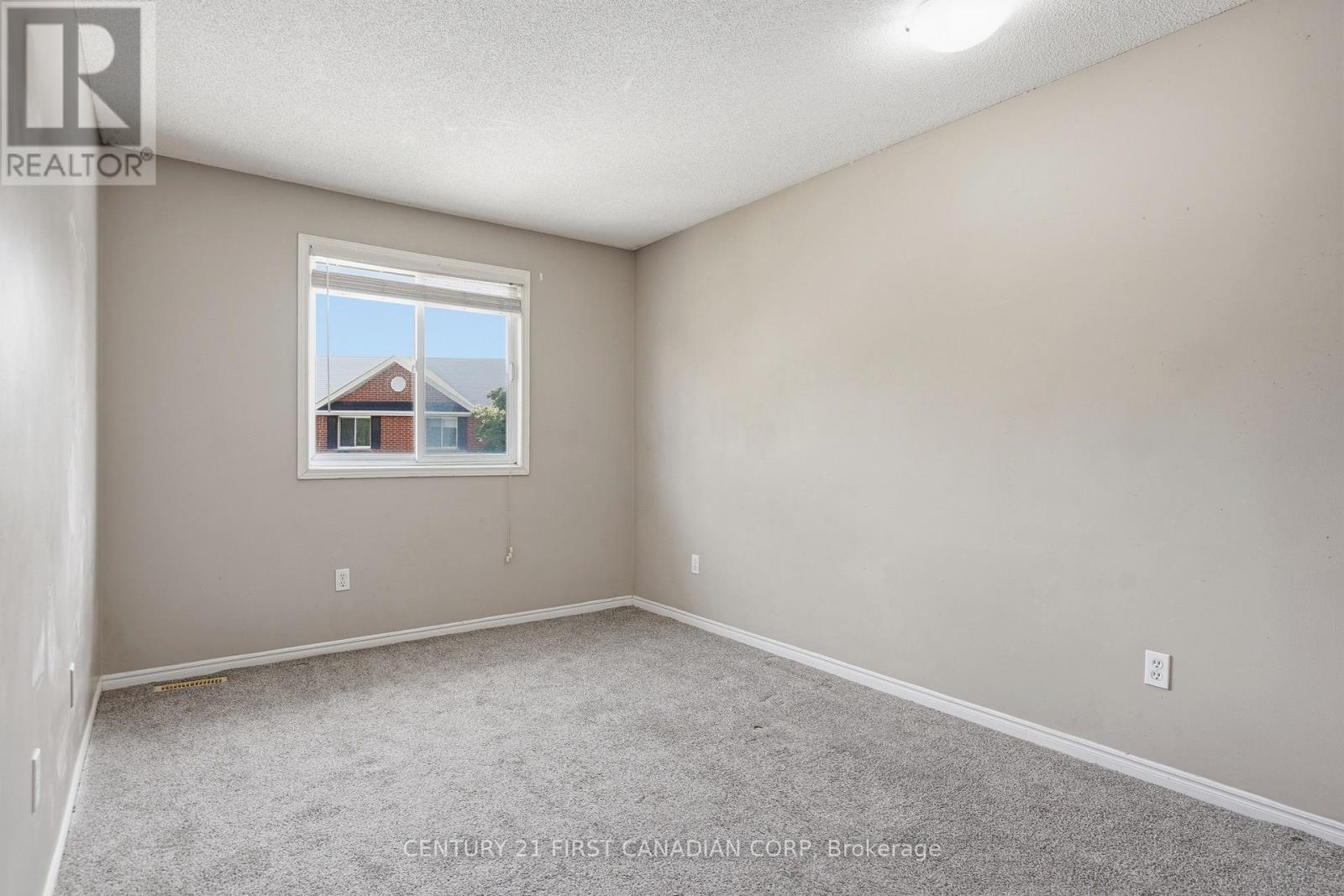 #25 190 FLEMING DRIVE - 12