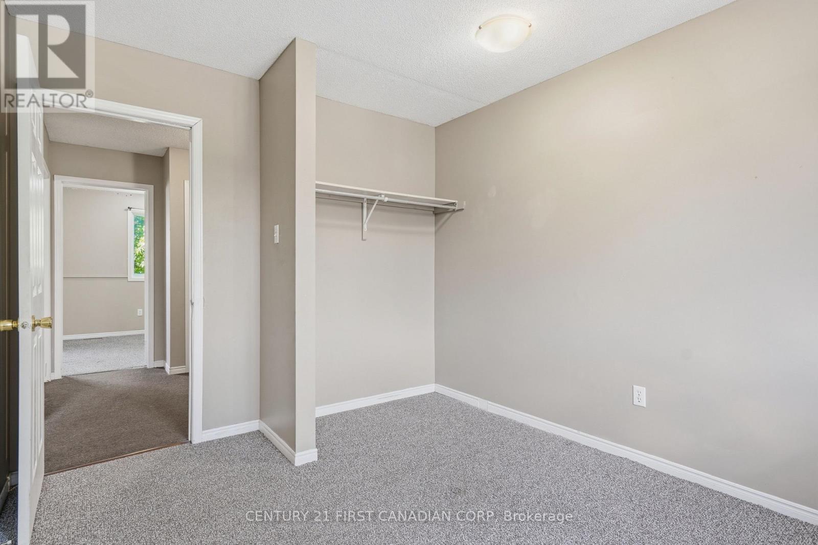 #25 190 FLEMING DRIVE - 14