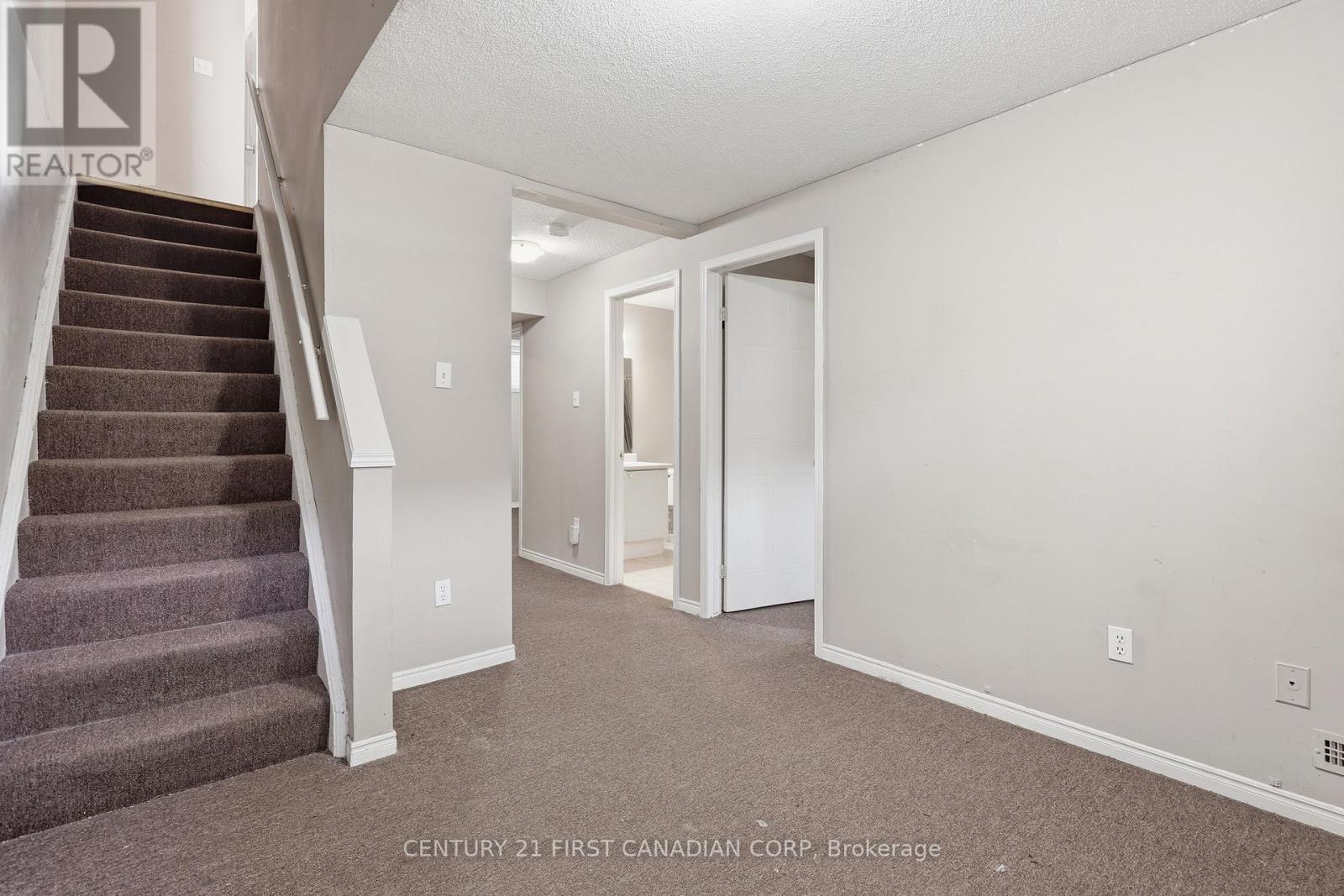 #25 190 FLEMING DRIVE - 16