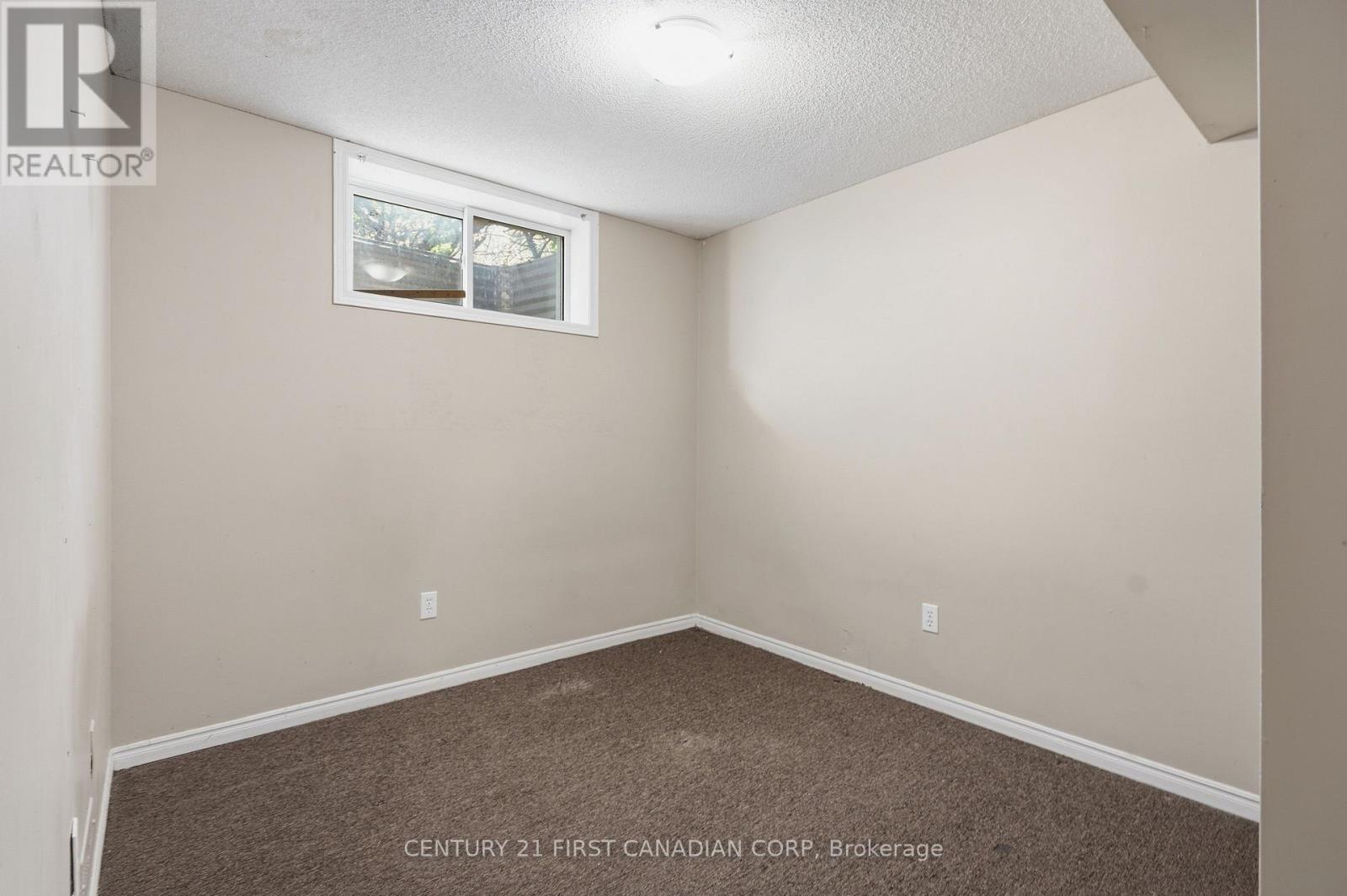#25 190 FLEMING DRIVE - 17