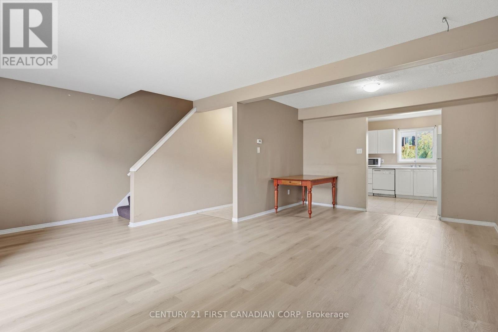 #25 190 FLEMING DRIVE - 7