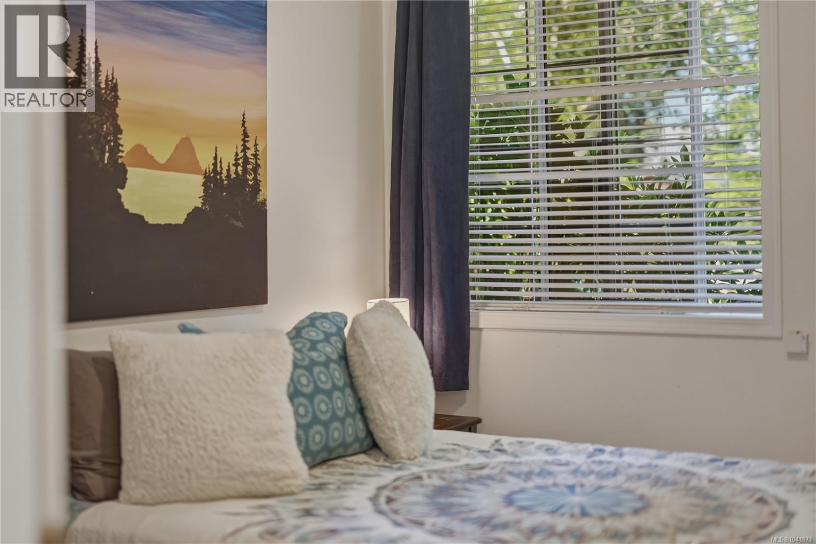 476 Qualicum Rd - 29