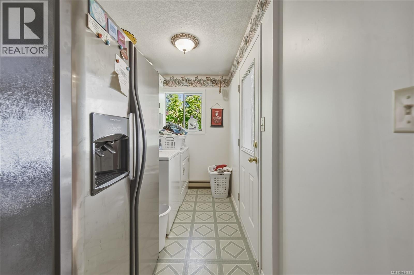 476 Qualicum Rd - 33