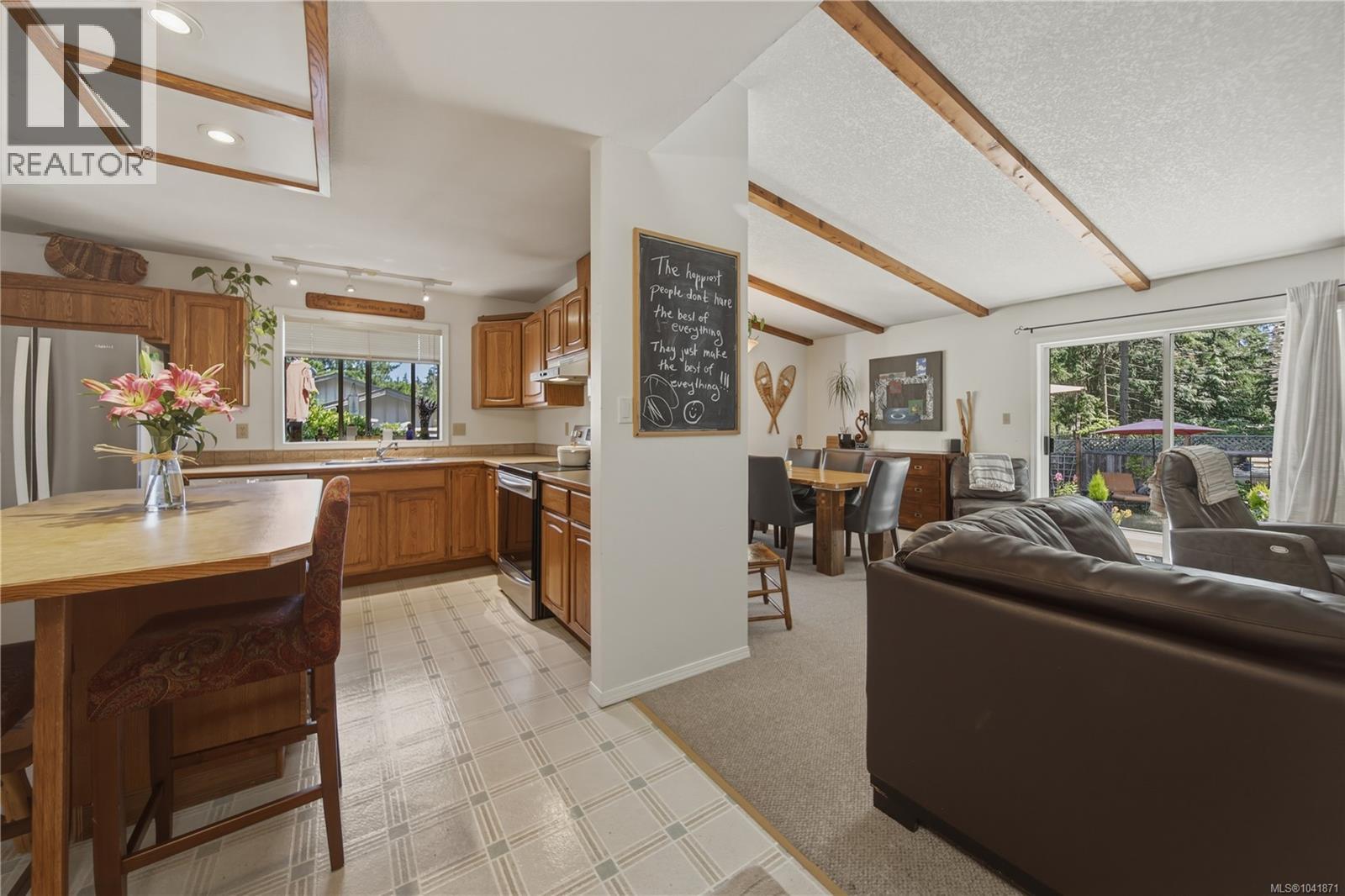 476 Qualicum Rd - 12