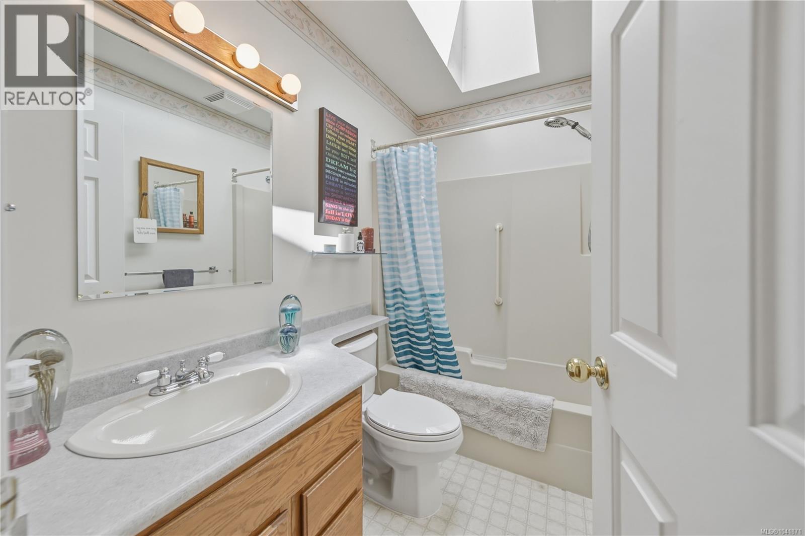 476 Qualicum Rd - 30