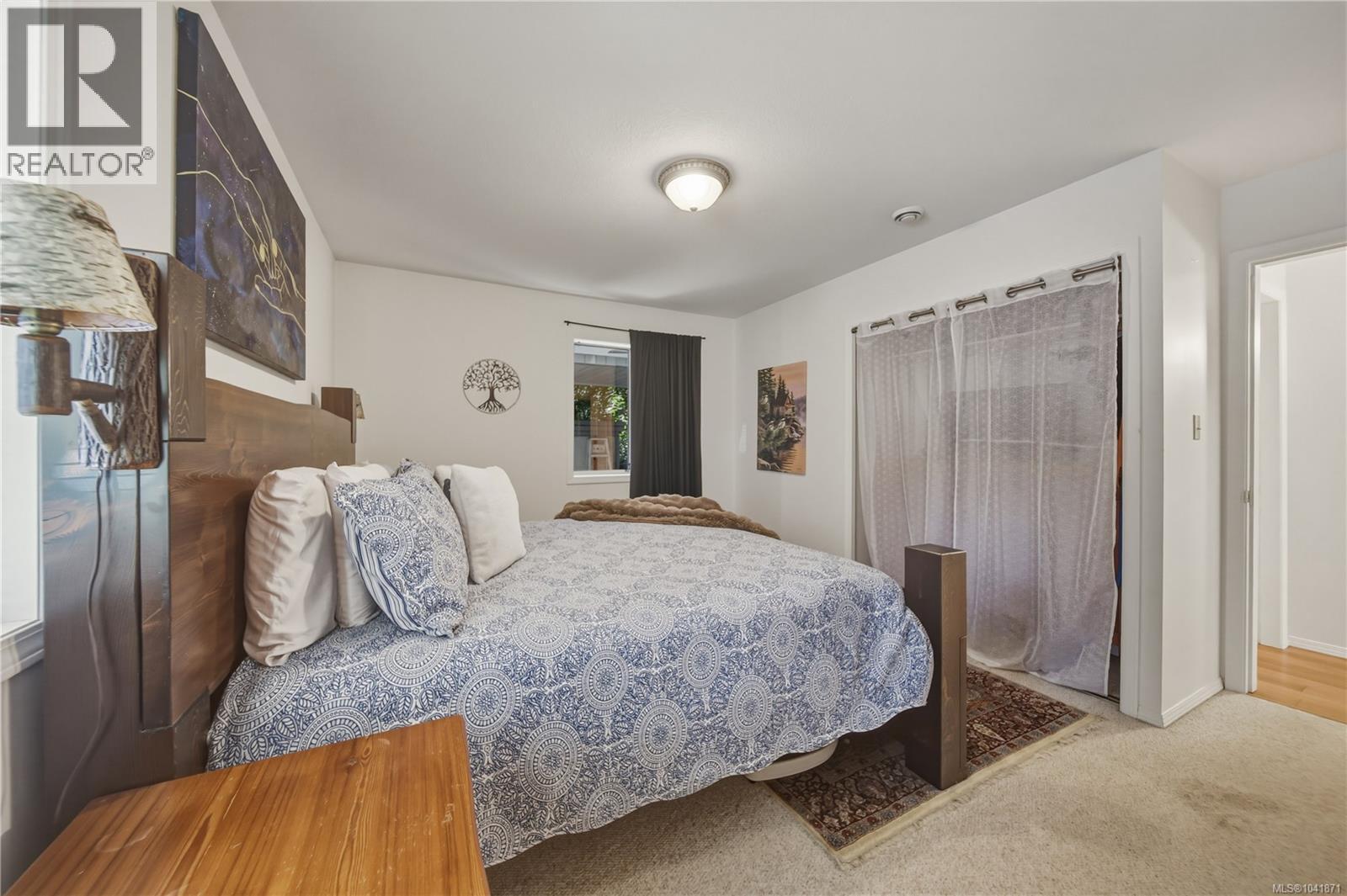 476 Qualicum Rd - 25
