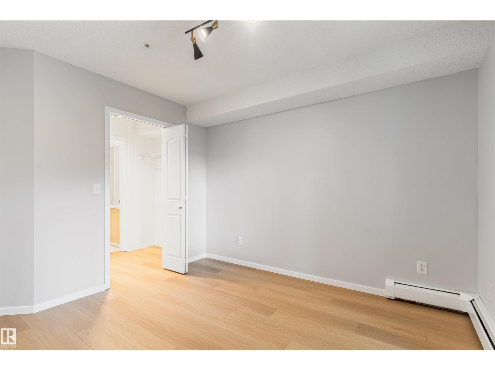 #112 11214 80 ST NW - 25