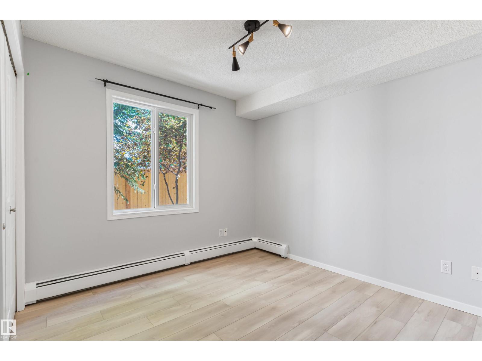 #112 11214 80 ST NW - 29