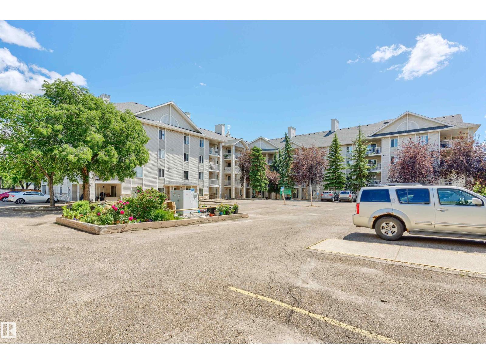 #112 11214 80 ST NW - 38