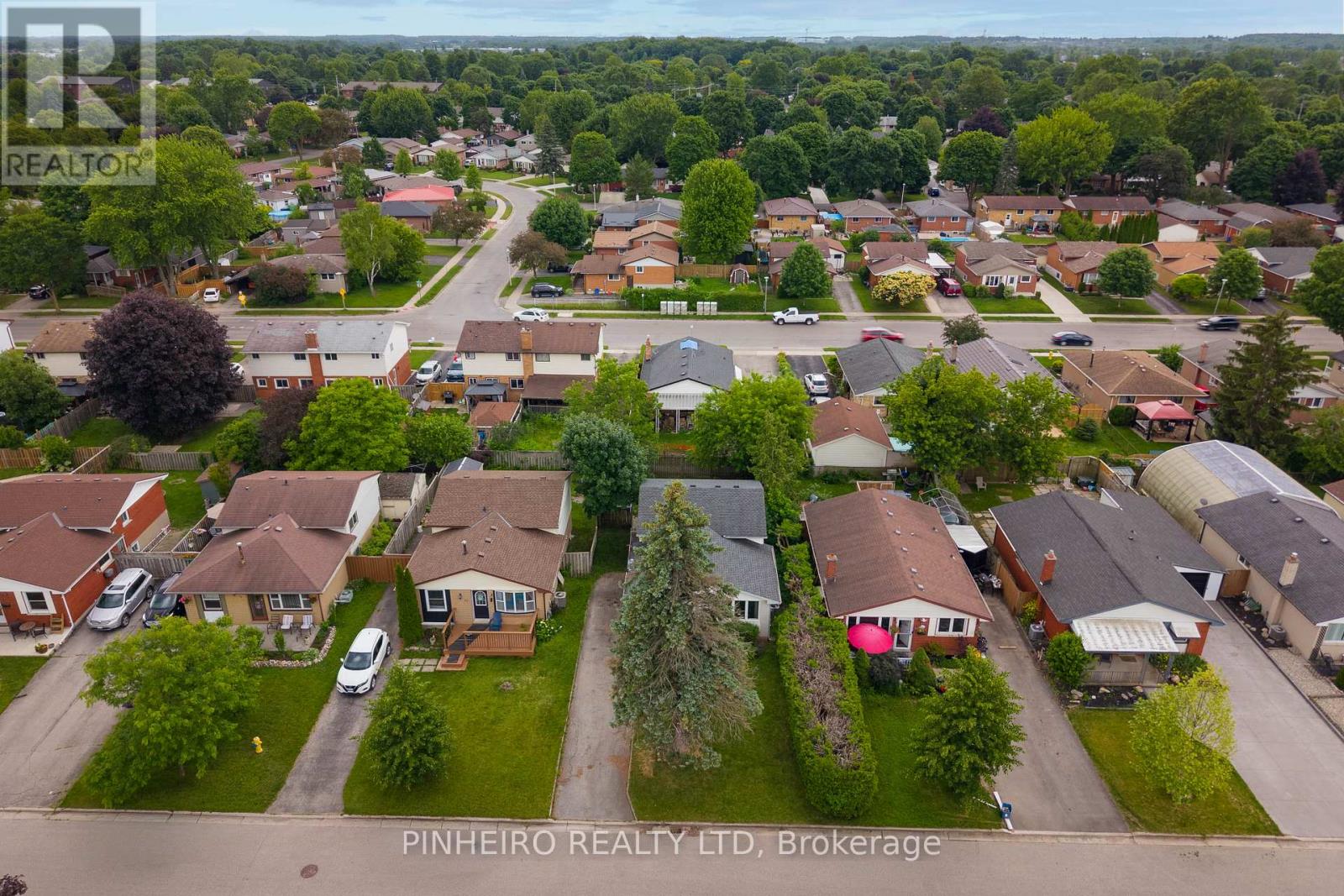 15 VILLENEUVE CRESCENT - 5