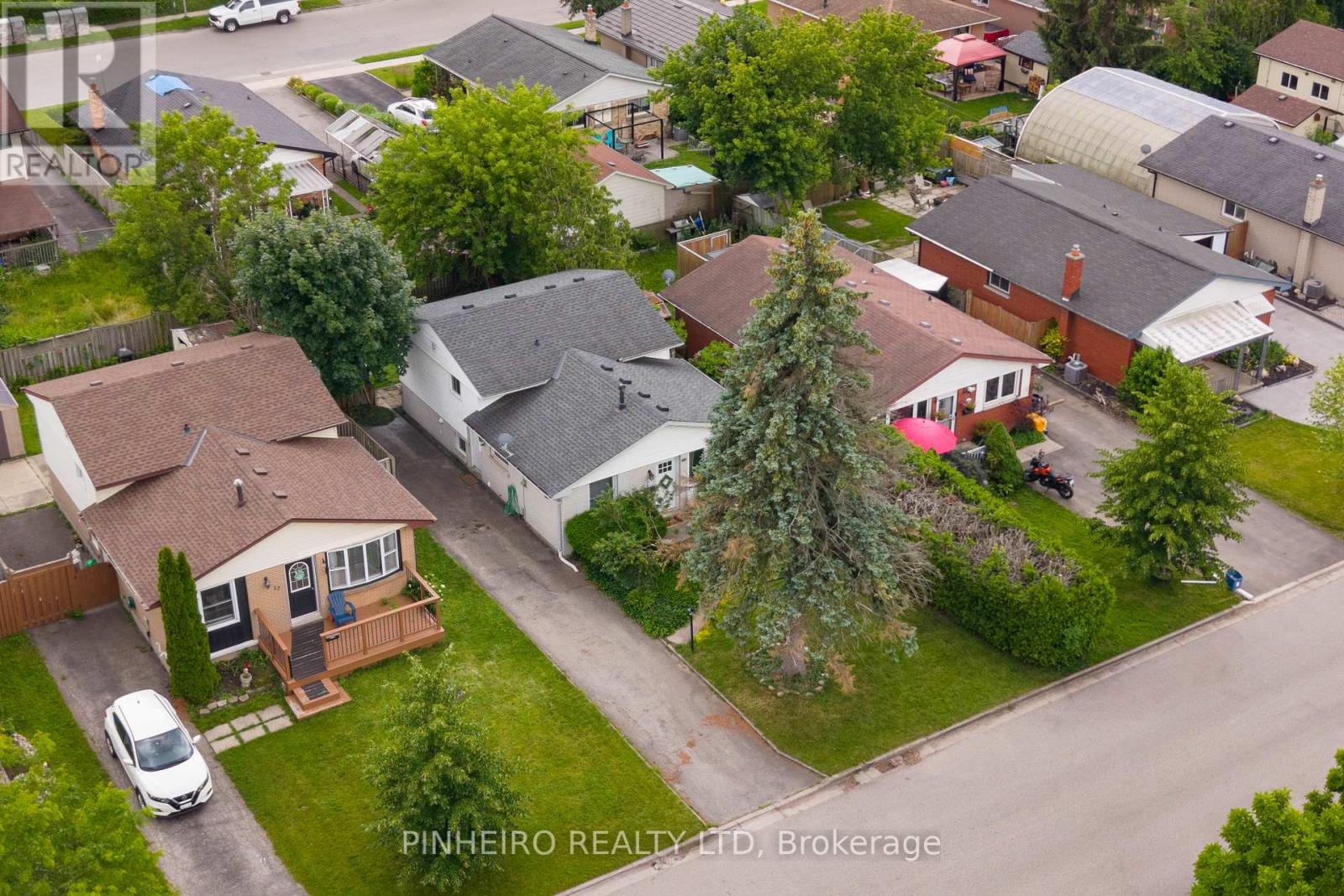 15 VILLENEUVE CRESCENT - 6