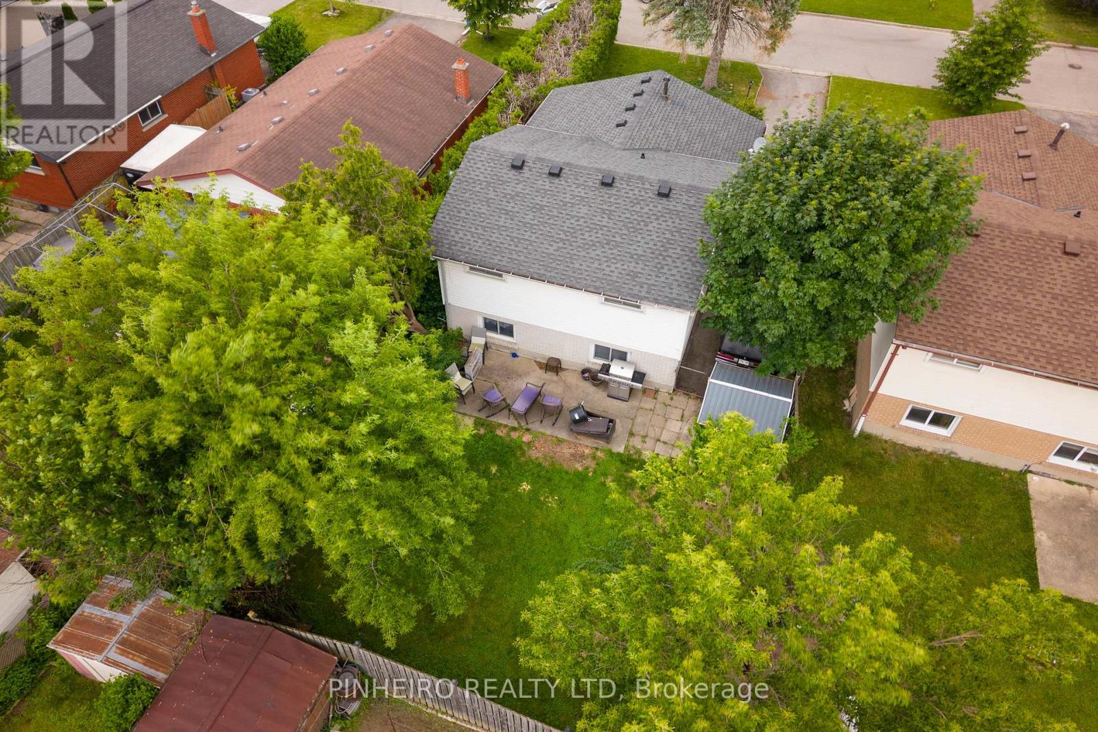 15 VILLENEUVE CRESCENT - 8