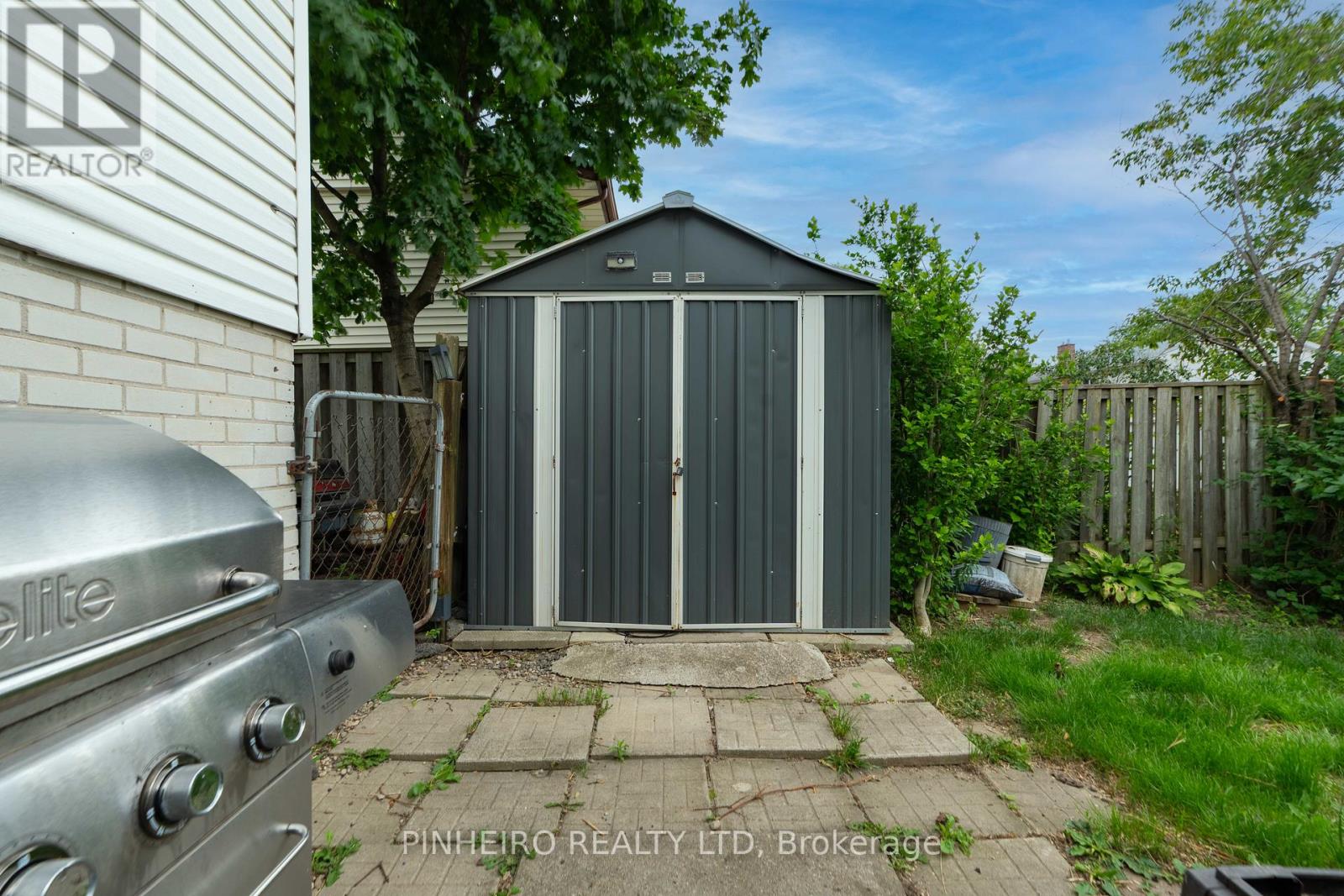 15 VILLENEUVE CRESCENT - 9