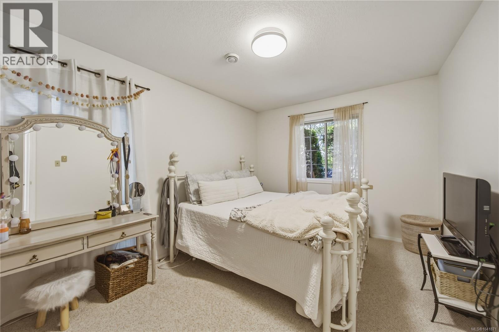 476 Qualicum Rd - 27
