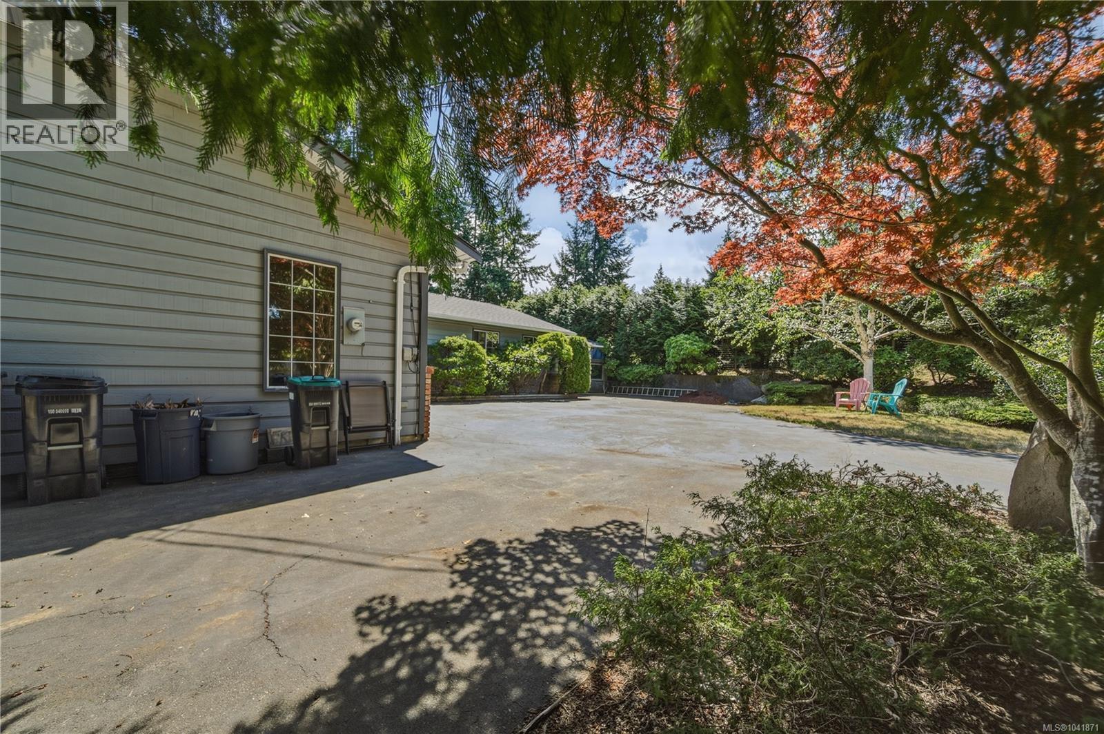 476 Qualicum Rd - 37