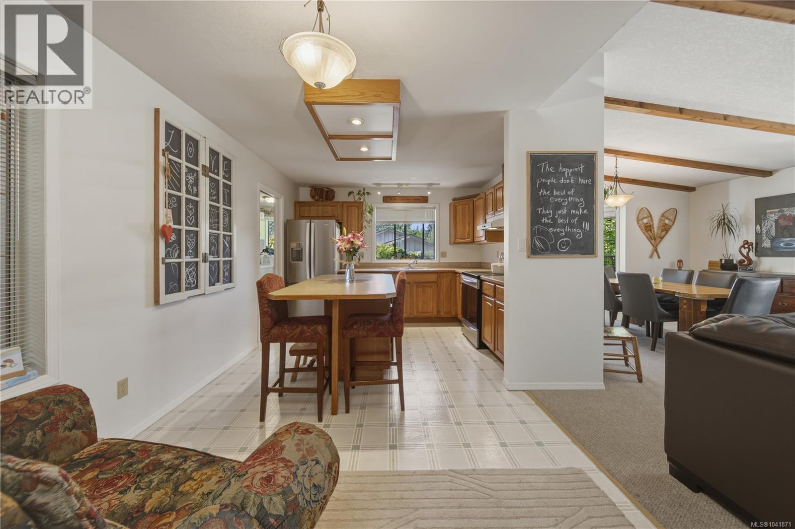 476 Qualicum Rd - 3