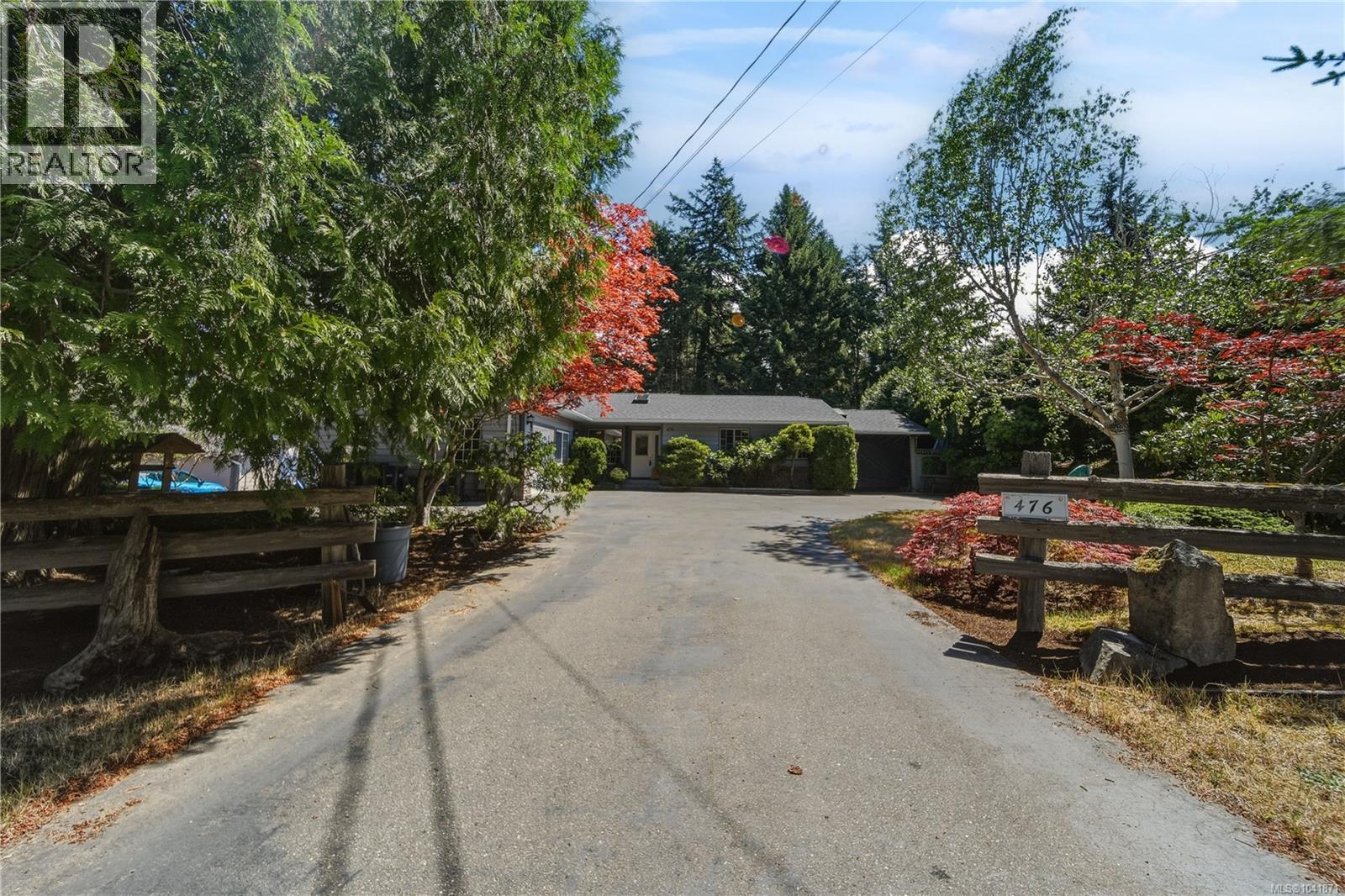 476 Qualicum Rd - 1