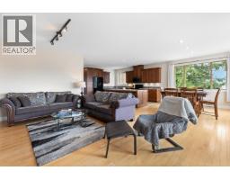 5781 Genni's Way, Sechelt, BC V7Z0N8 Photo 13