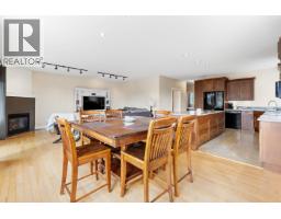 5781 Genni's Way, Sechelt, BC V7Z0N8 Photo 14