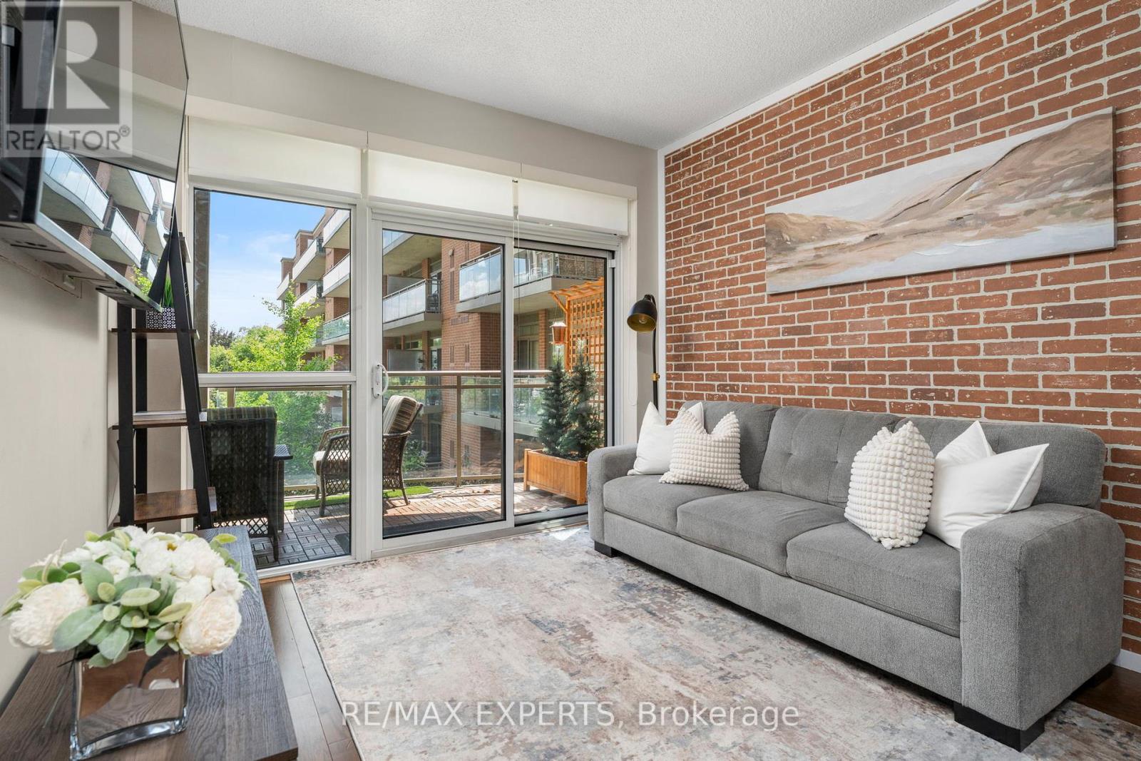 #301 281 WOODBRIDGE AVENUE - 10