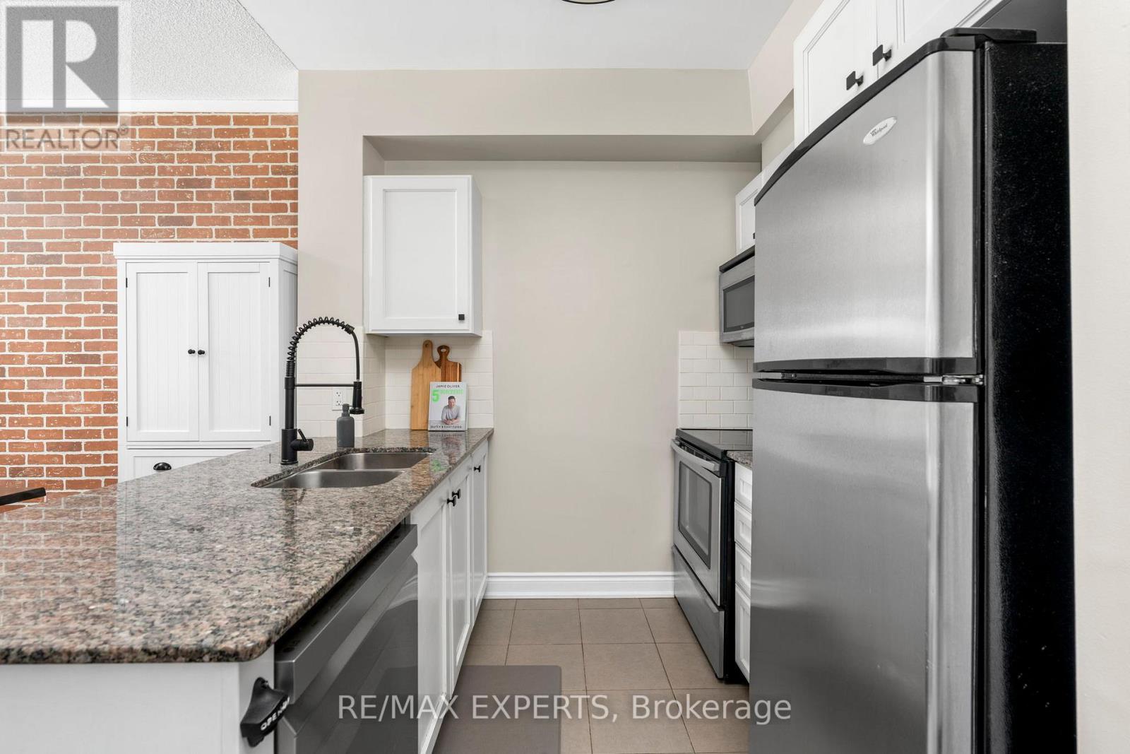 #301 281 WOODBRIDGE AVENUE - 4