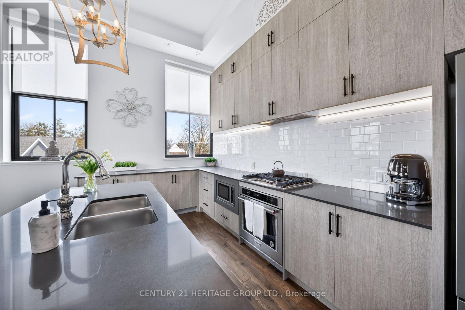 #304 400 PARK AVENUE - 10