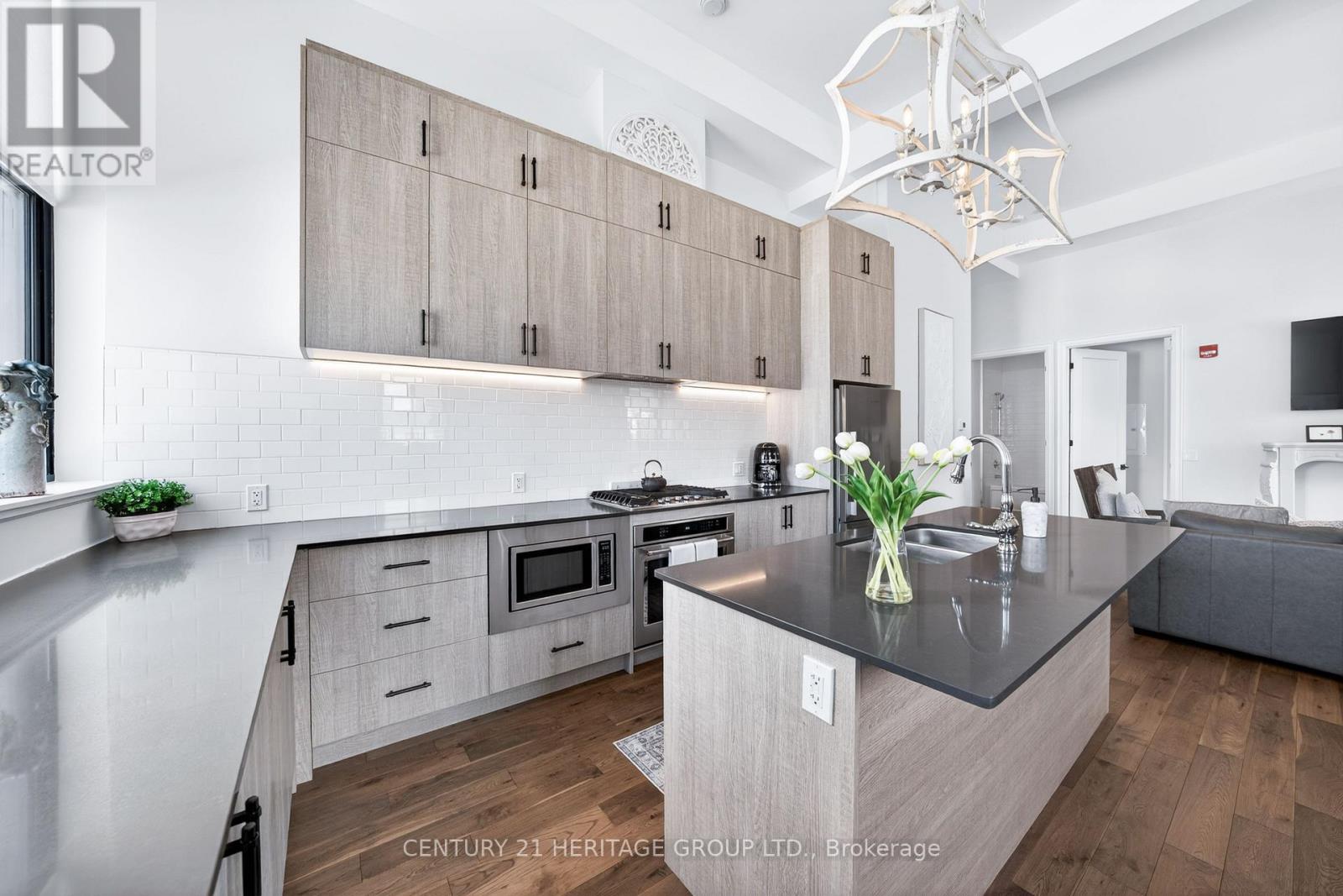 #304 400 PARK AVENUE - 11