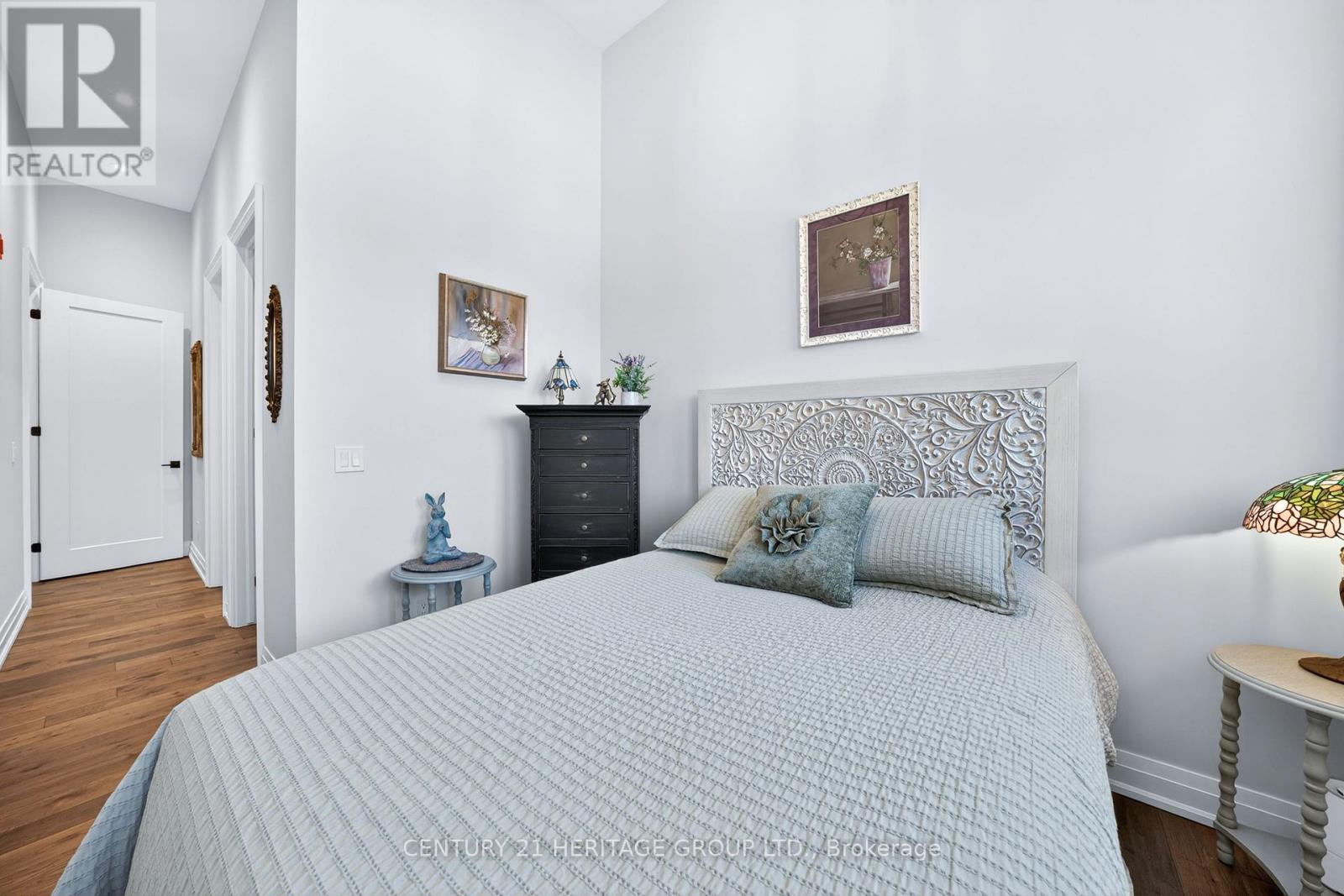 #304 400 PARK AVENUE - 19
