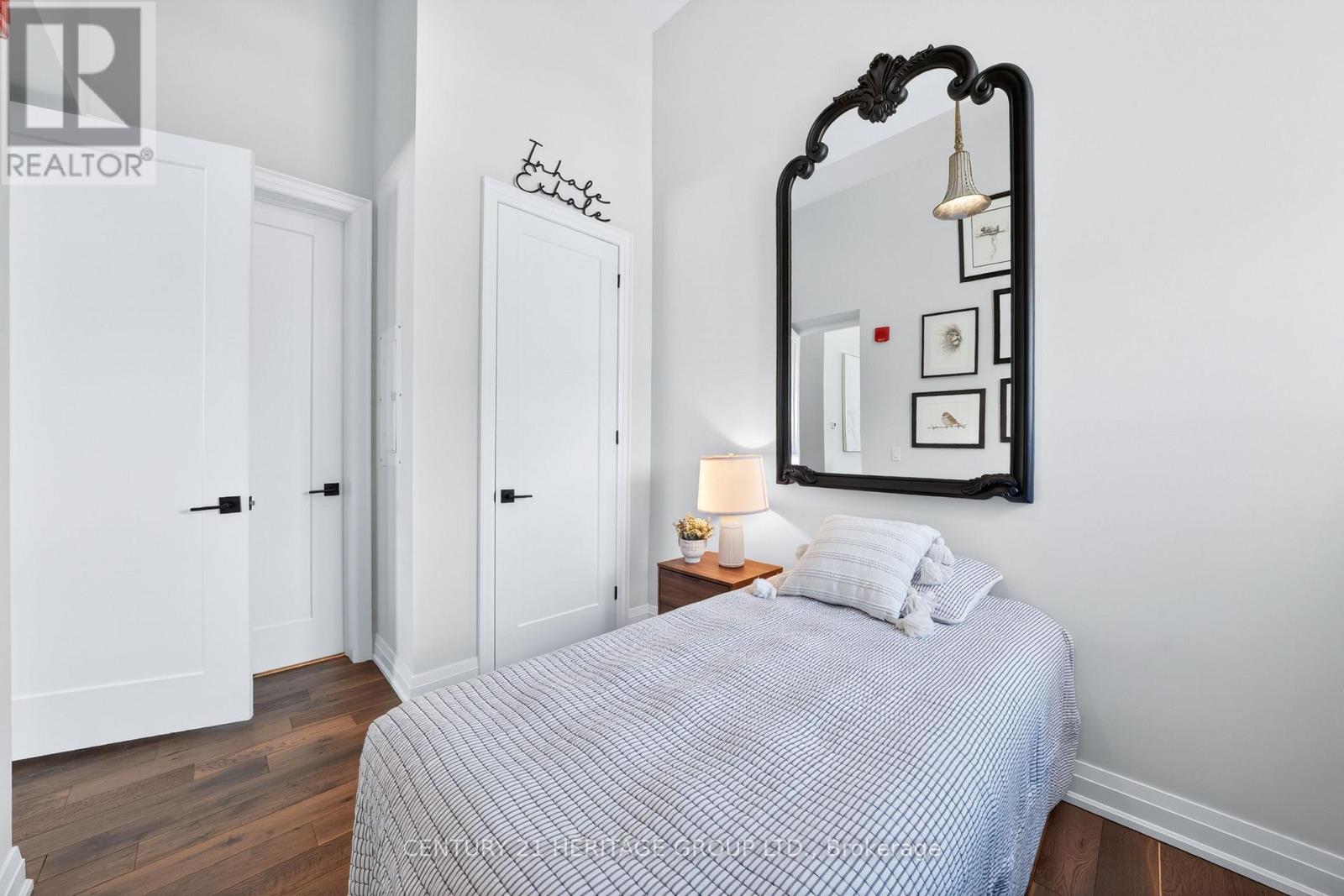 #304 400 PARK AVENUE - 24