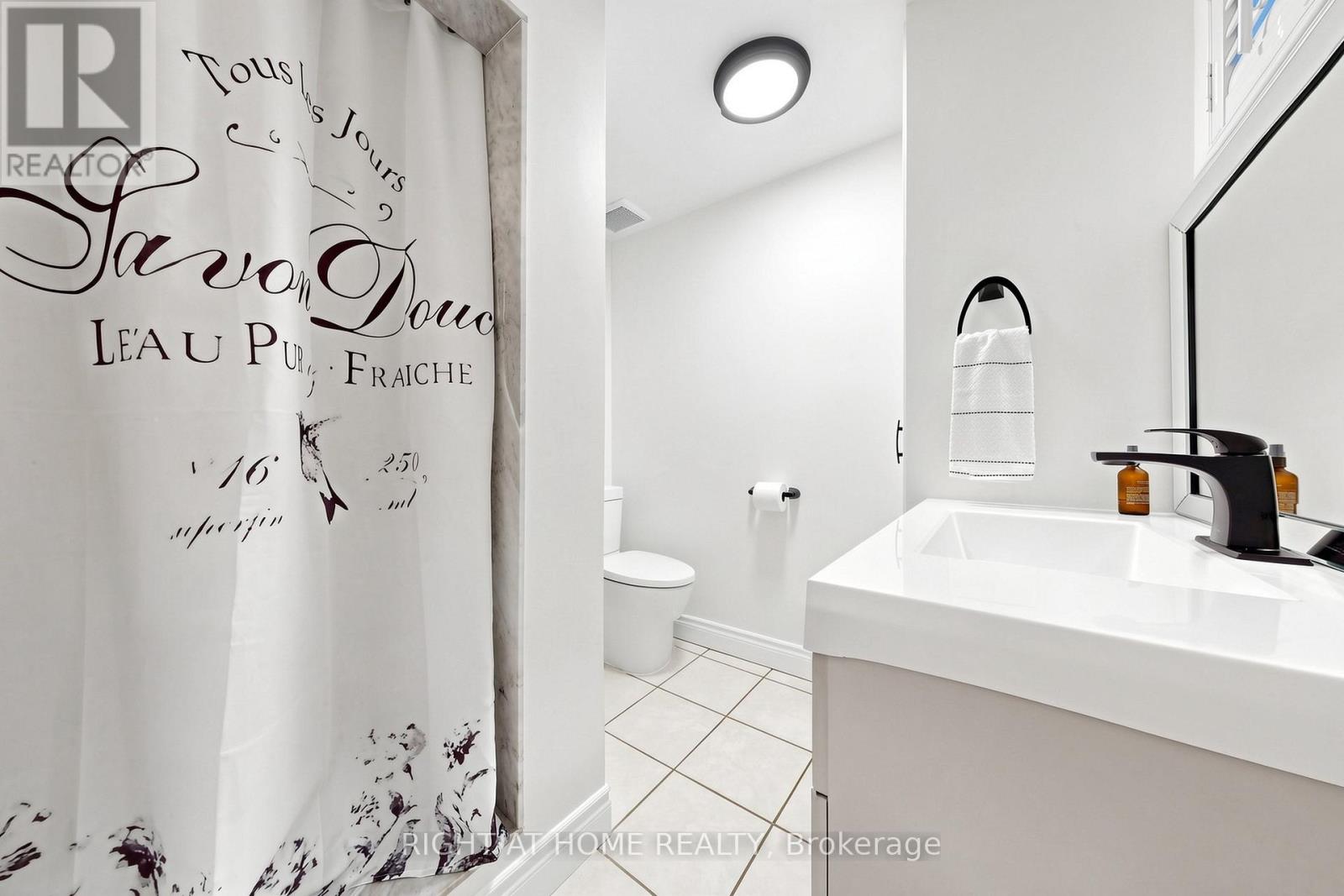 80 LILLOOET CRESCENT - 37