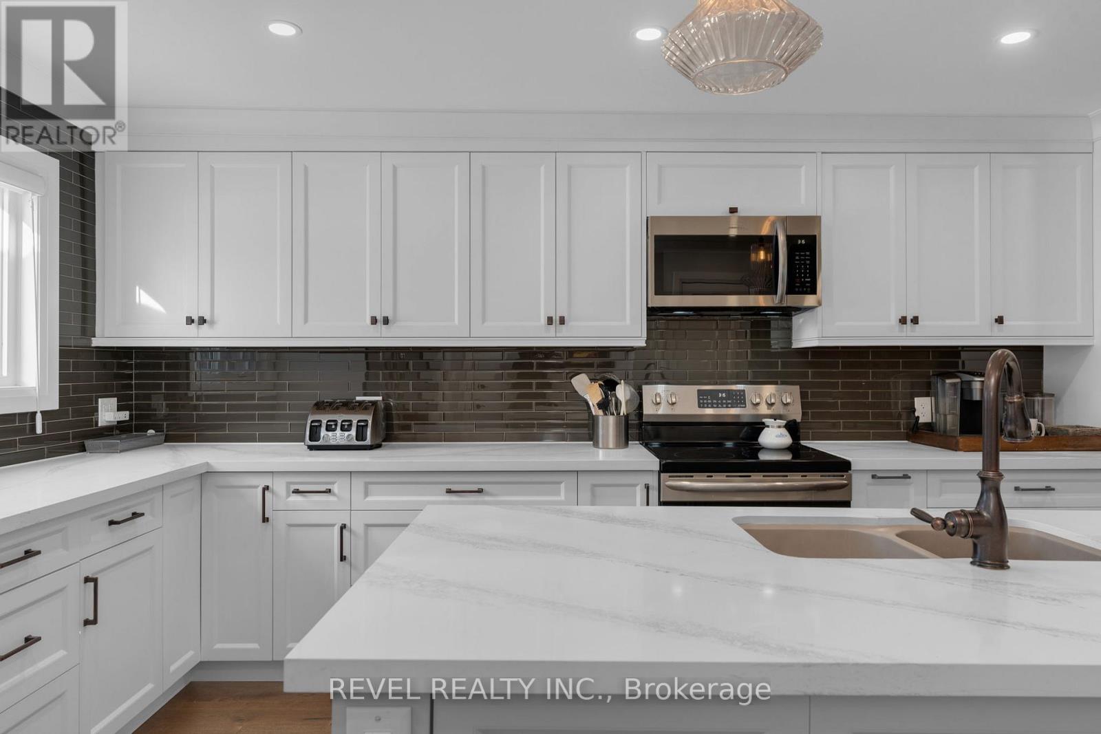 #13 39 28TH STREET S - 10