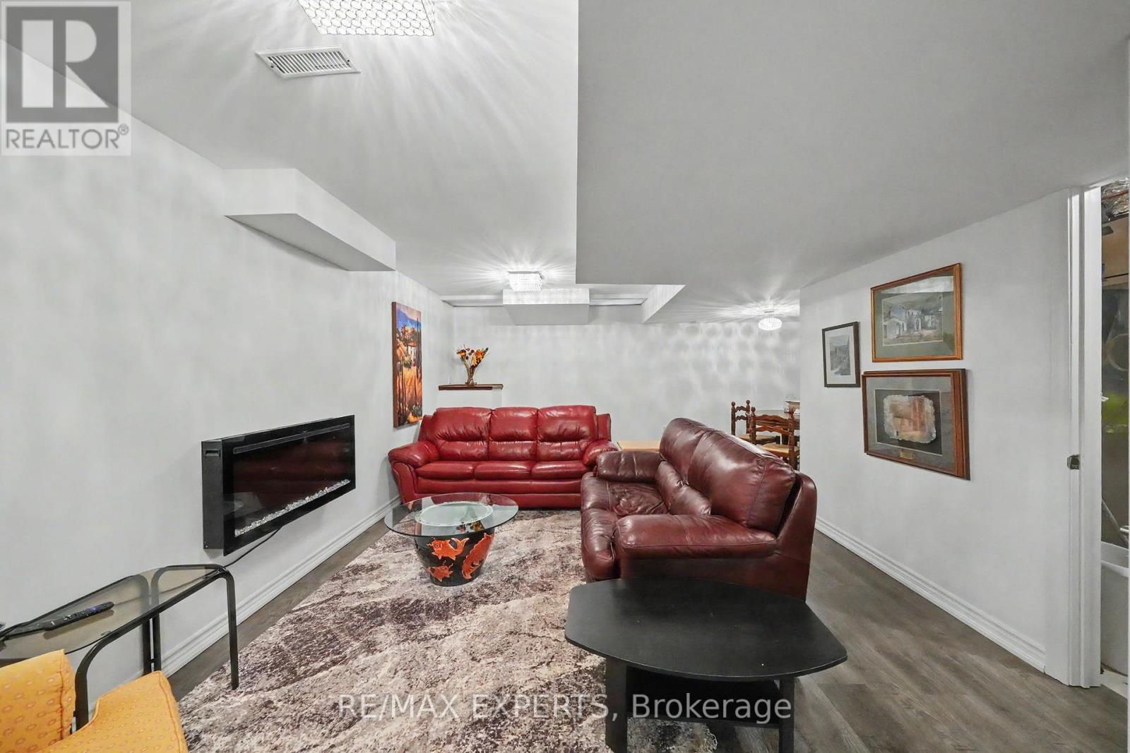 58 SAVANNAH CRESCENT - 31