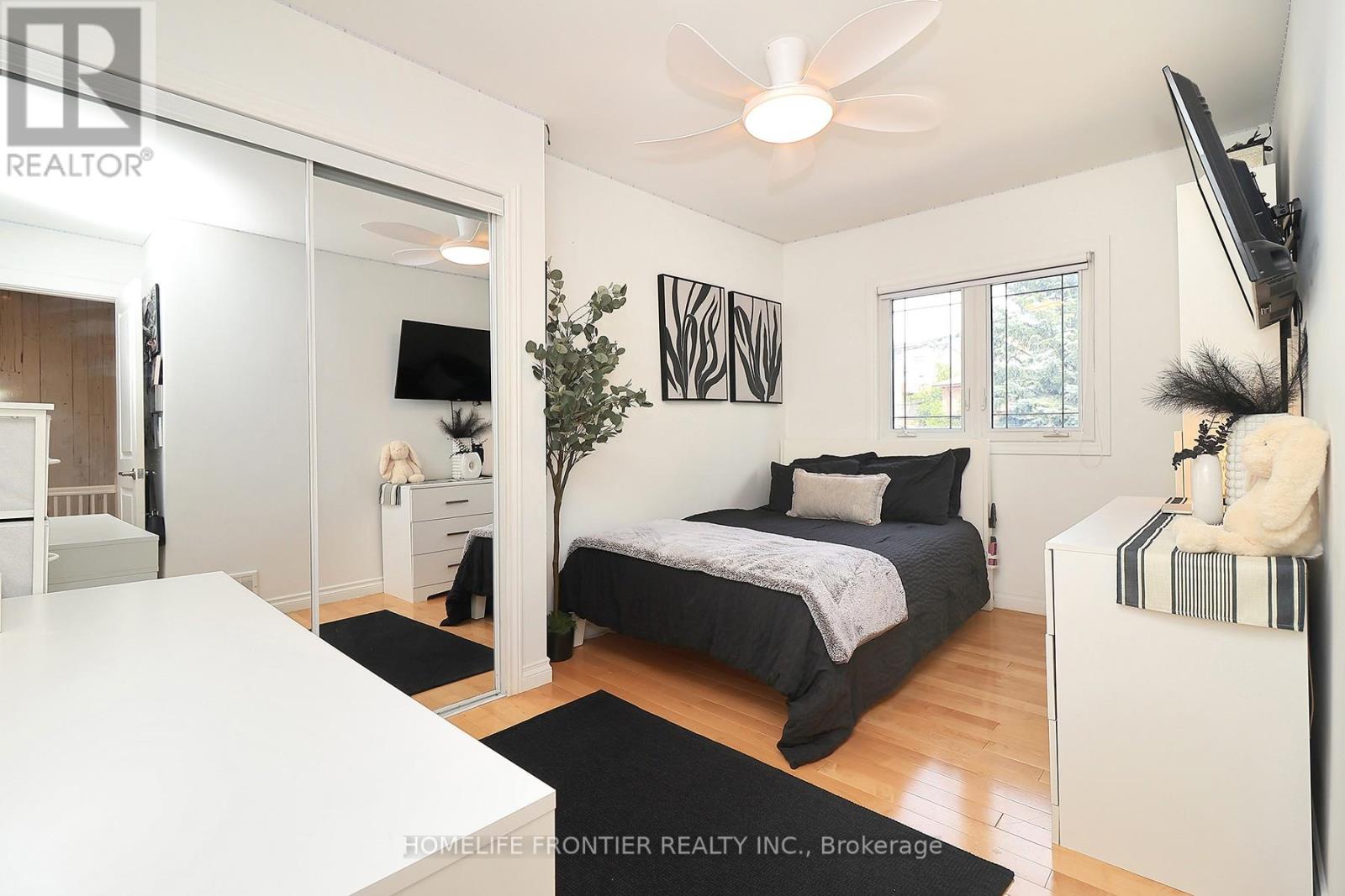 12 PORTER AVENUE - 13