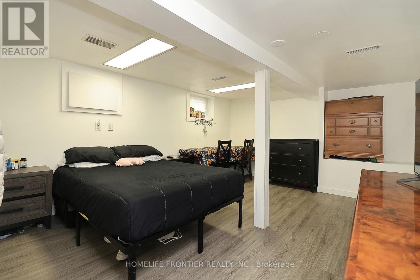 12 PORTER AVENUE - 20