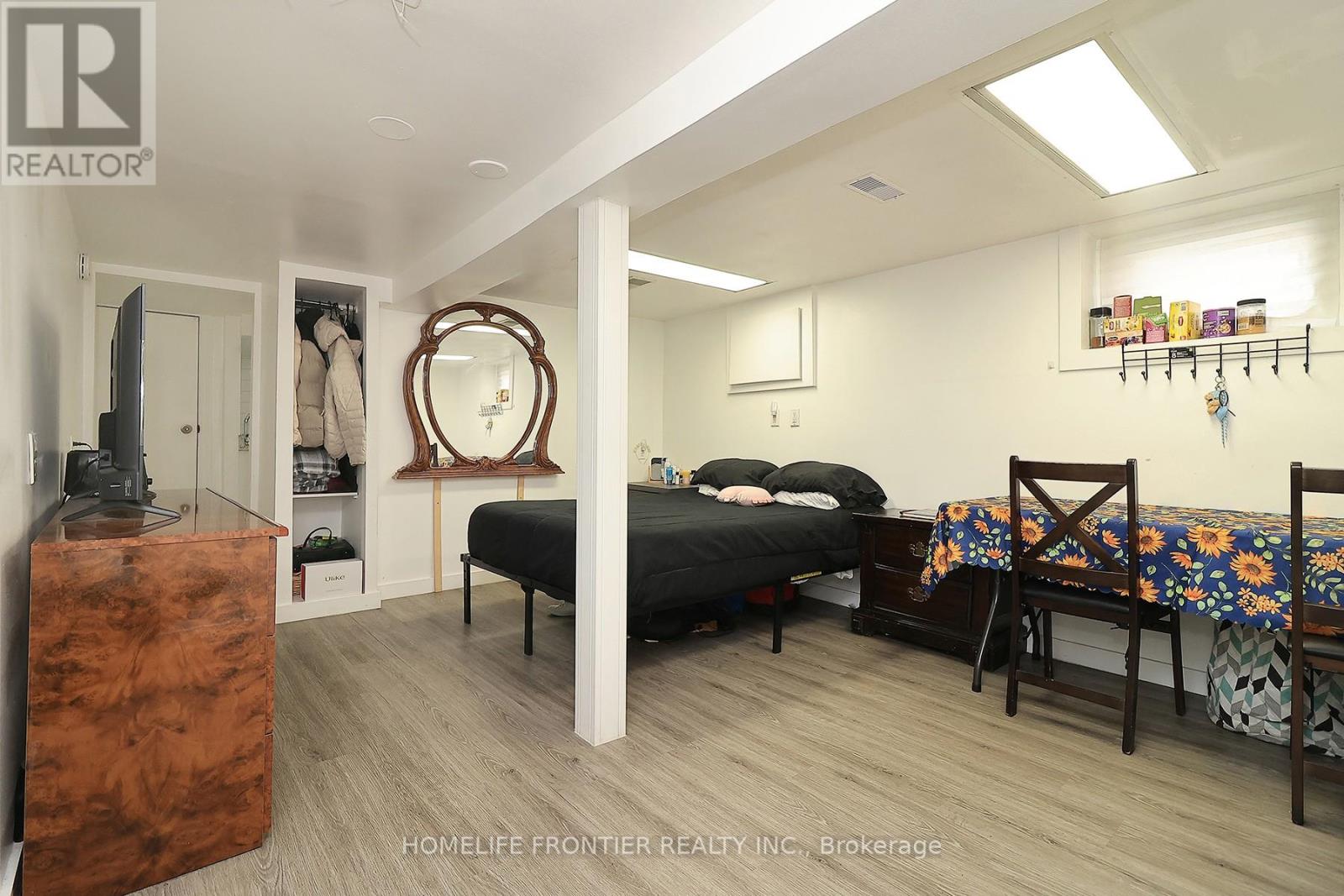 12 PORTER AVENUE - 21